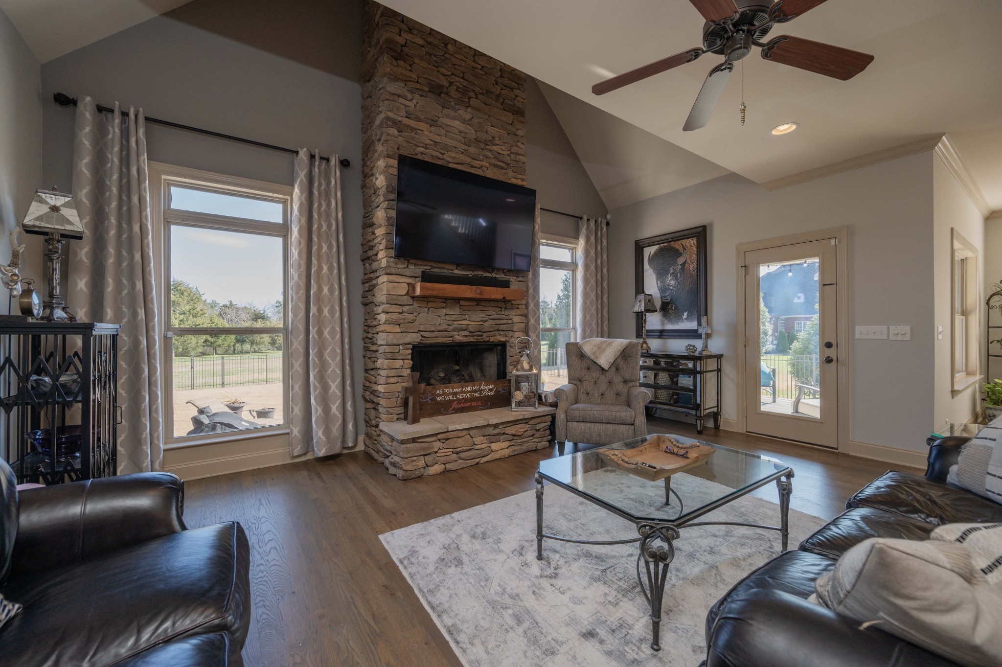 1118 Averwater Run Property Photo 15