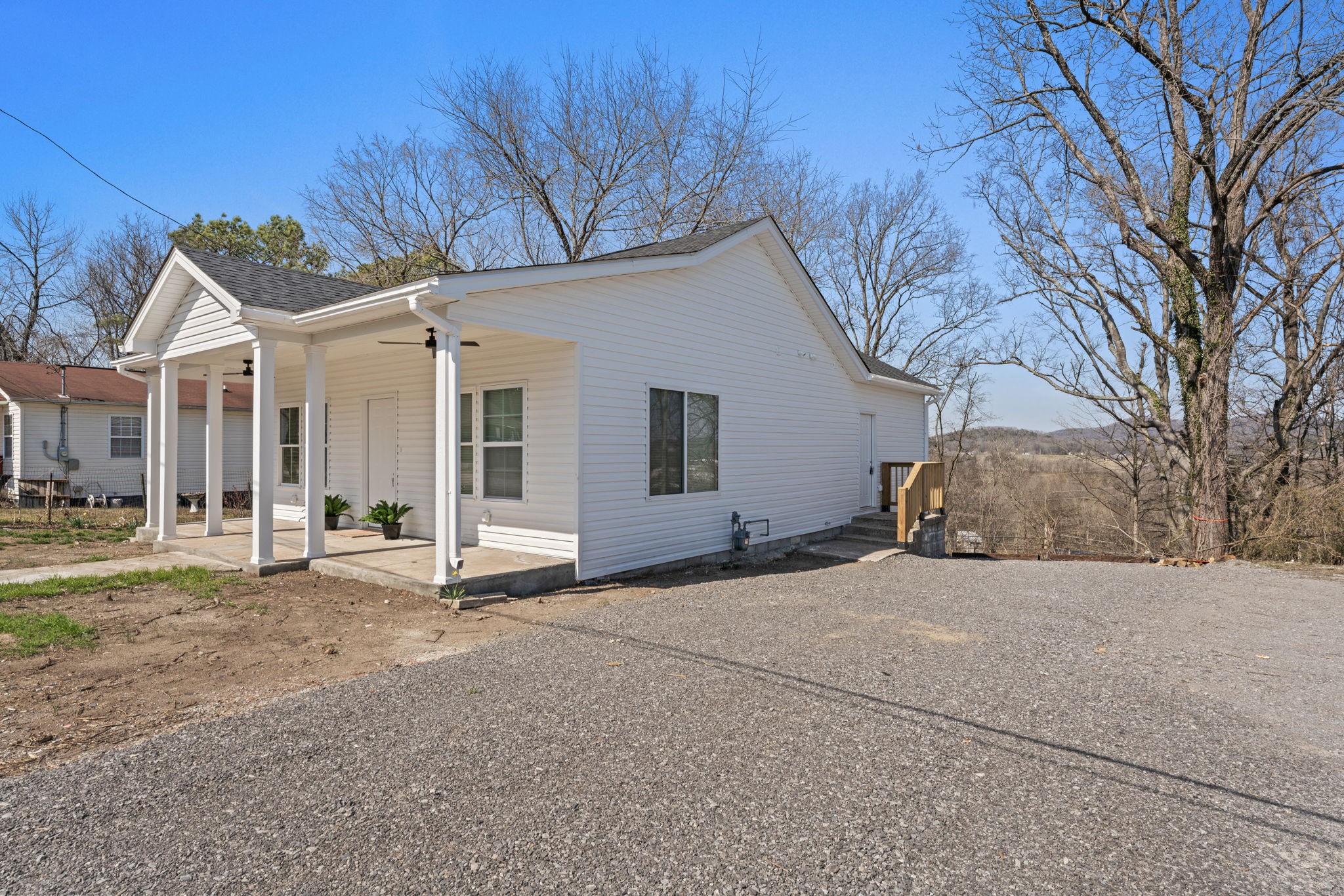 126 Foxall St Property Photo 3