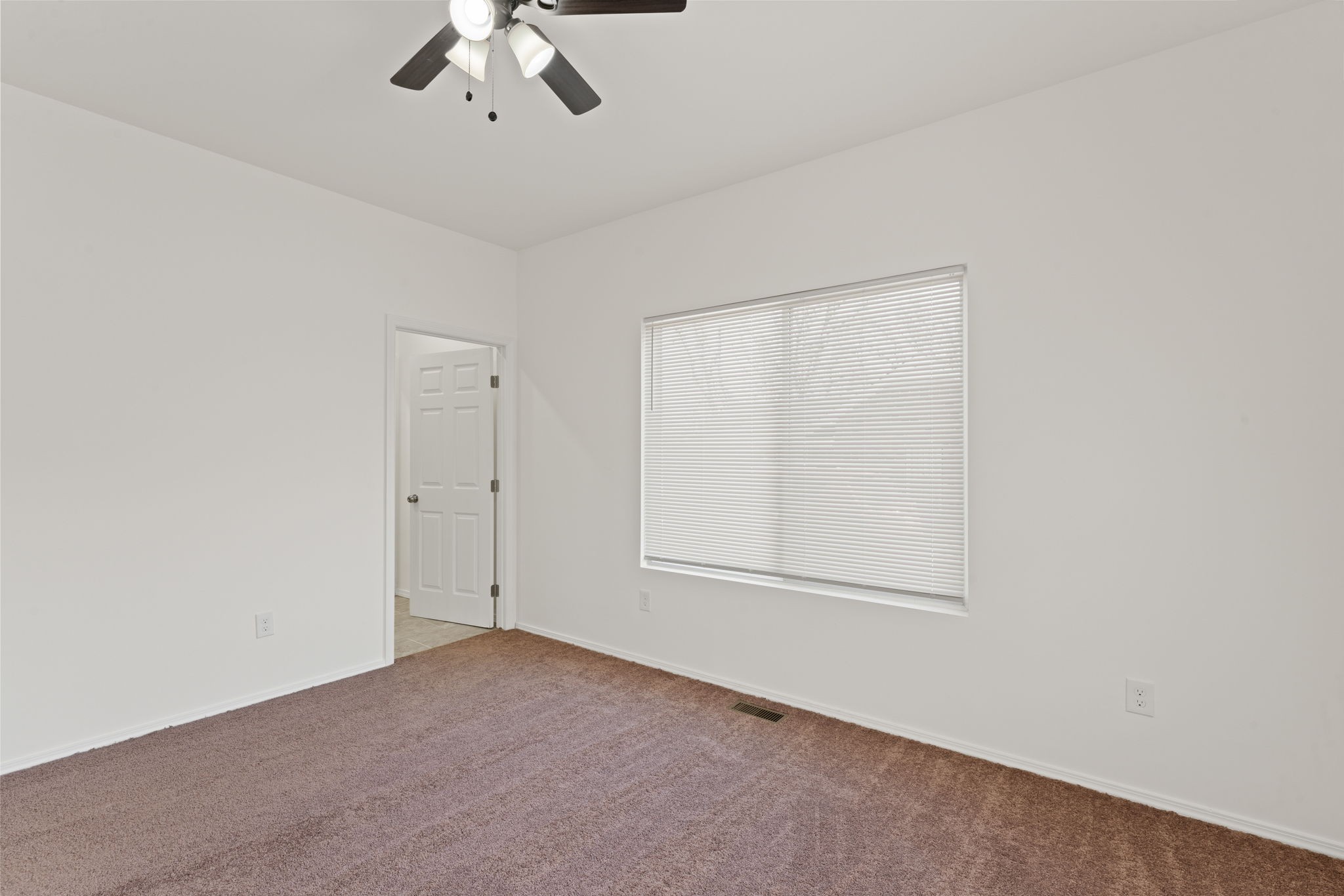 126 Foxall St Property Photo 6