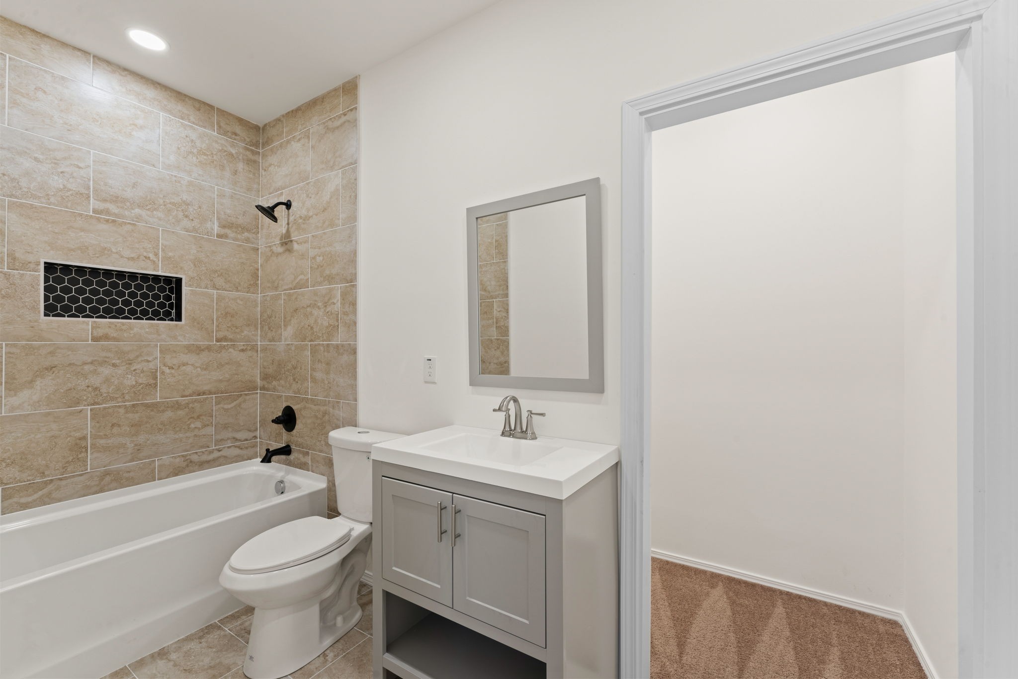 126 Foxall St Property Photo 8