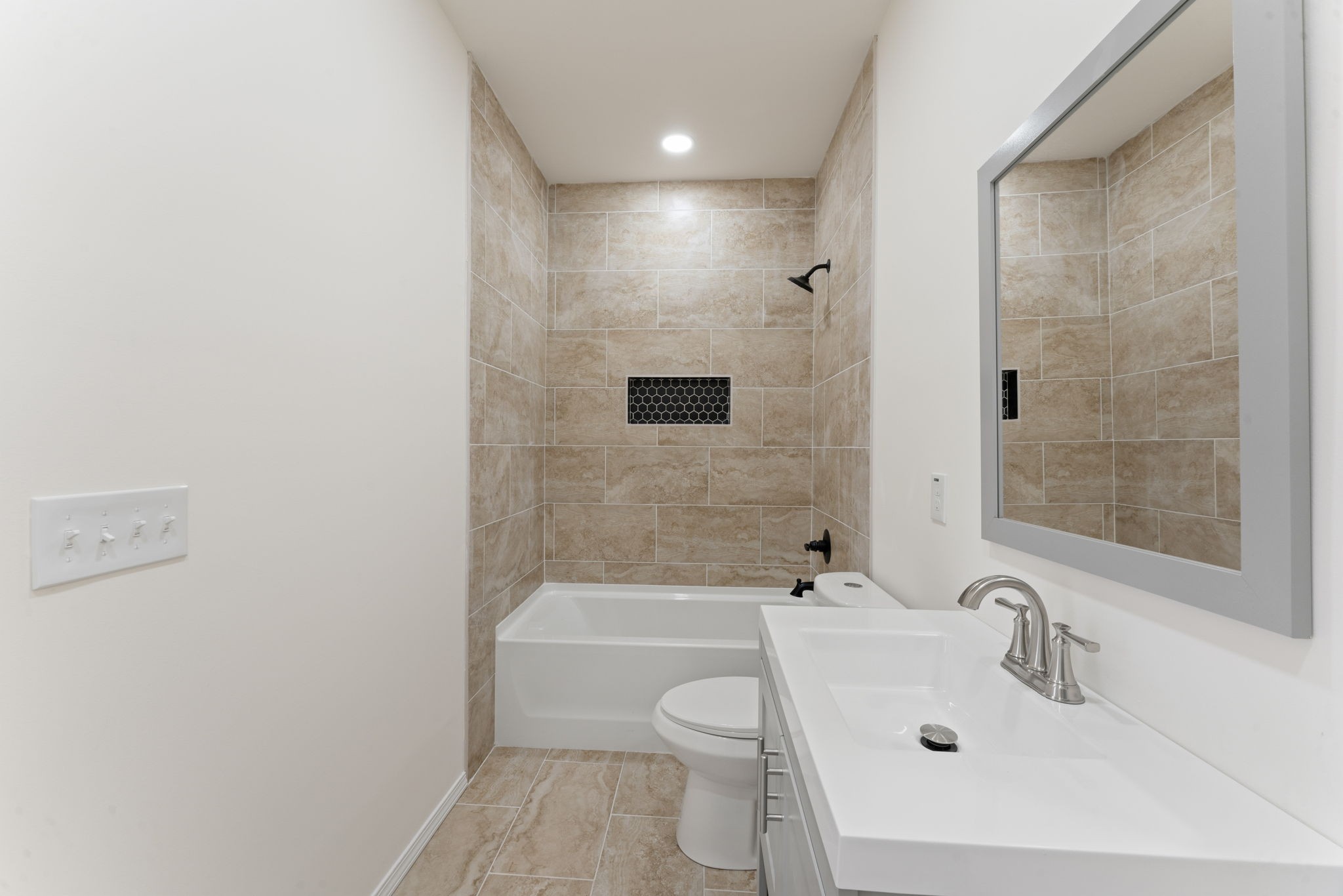126 Foxall St Property Photo 9