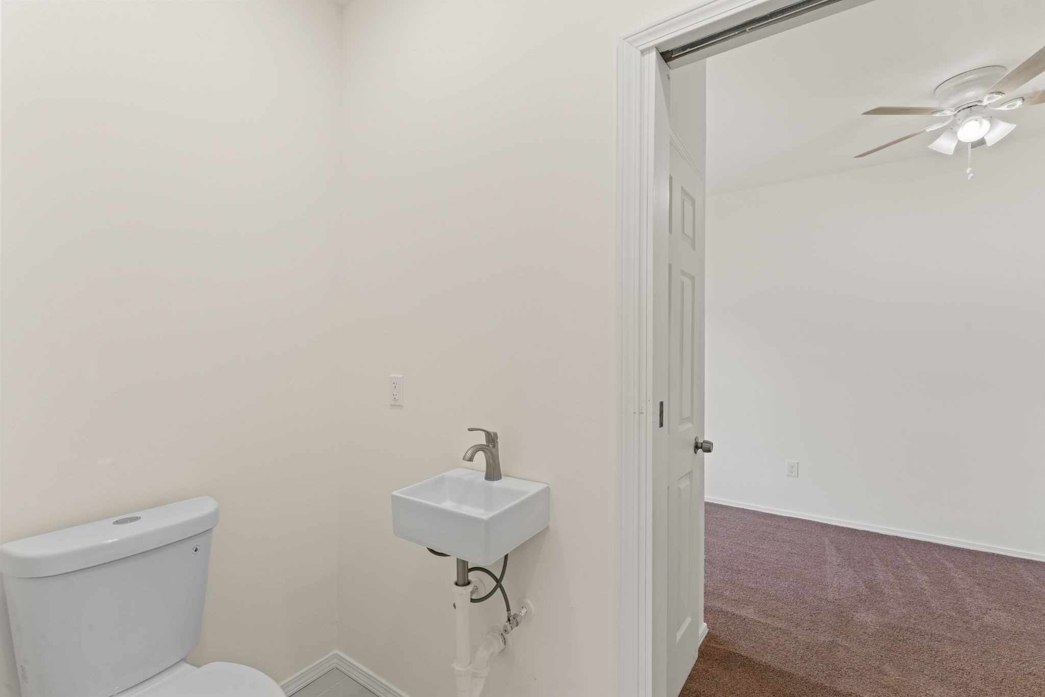 126 Foxall St Property Photo 13