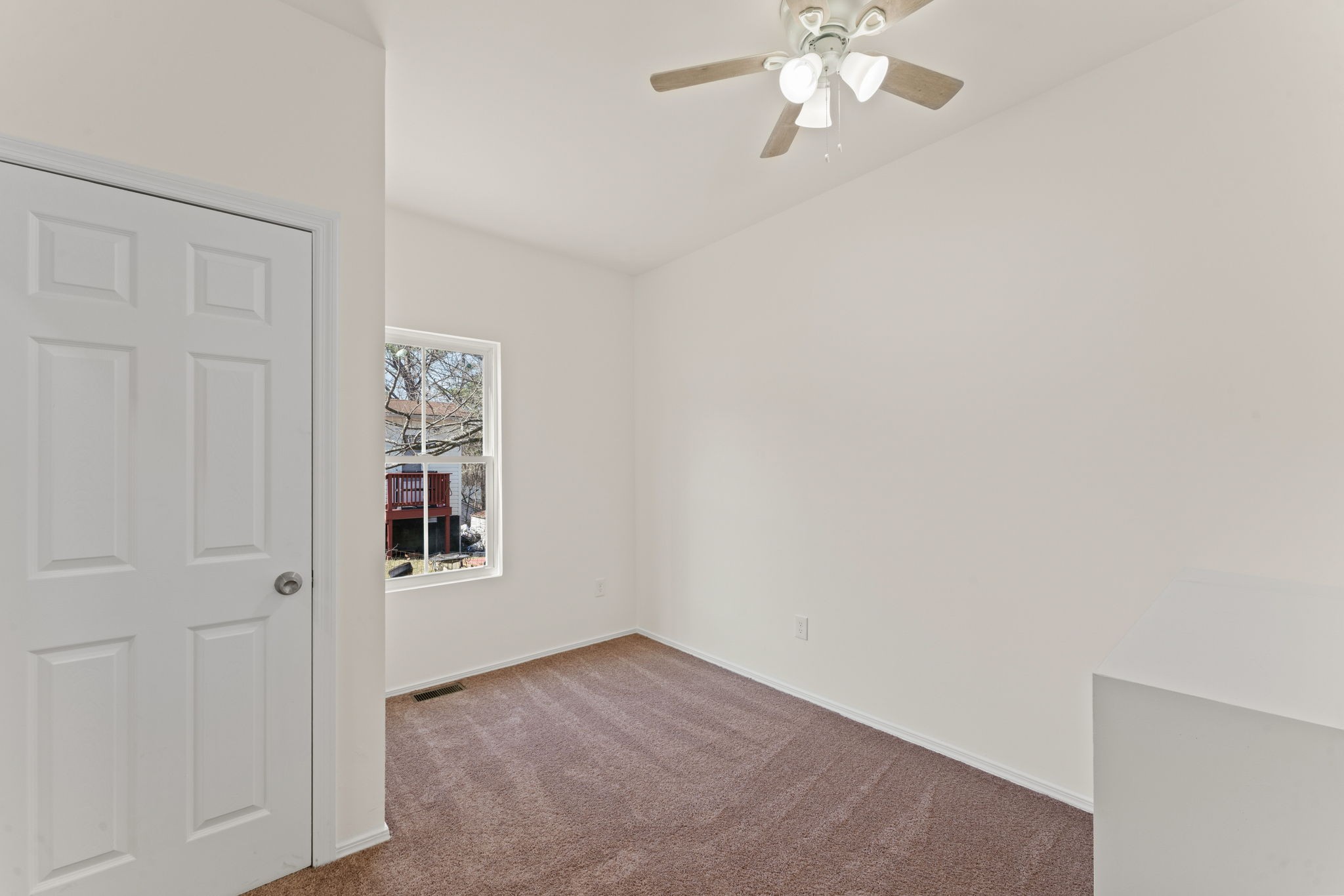 126 Foxall St Property Photo 15