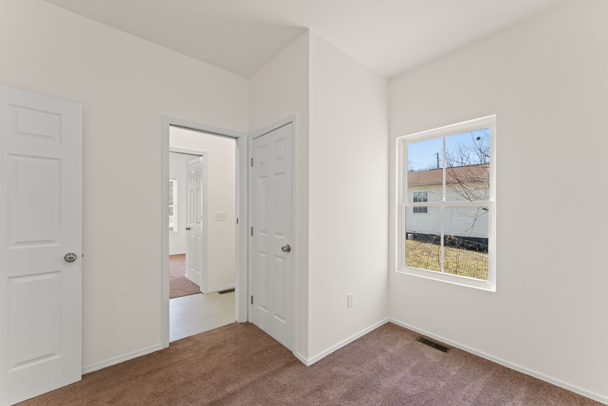 126 Foxall St Property Photo 16