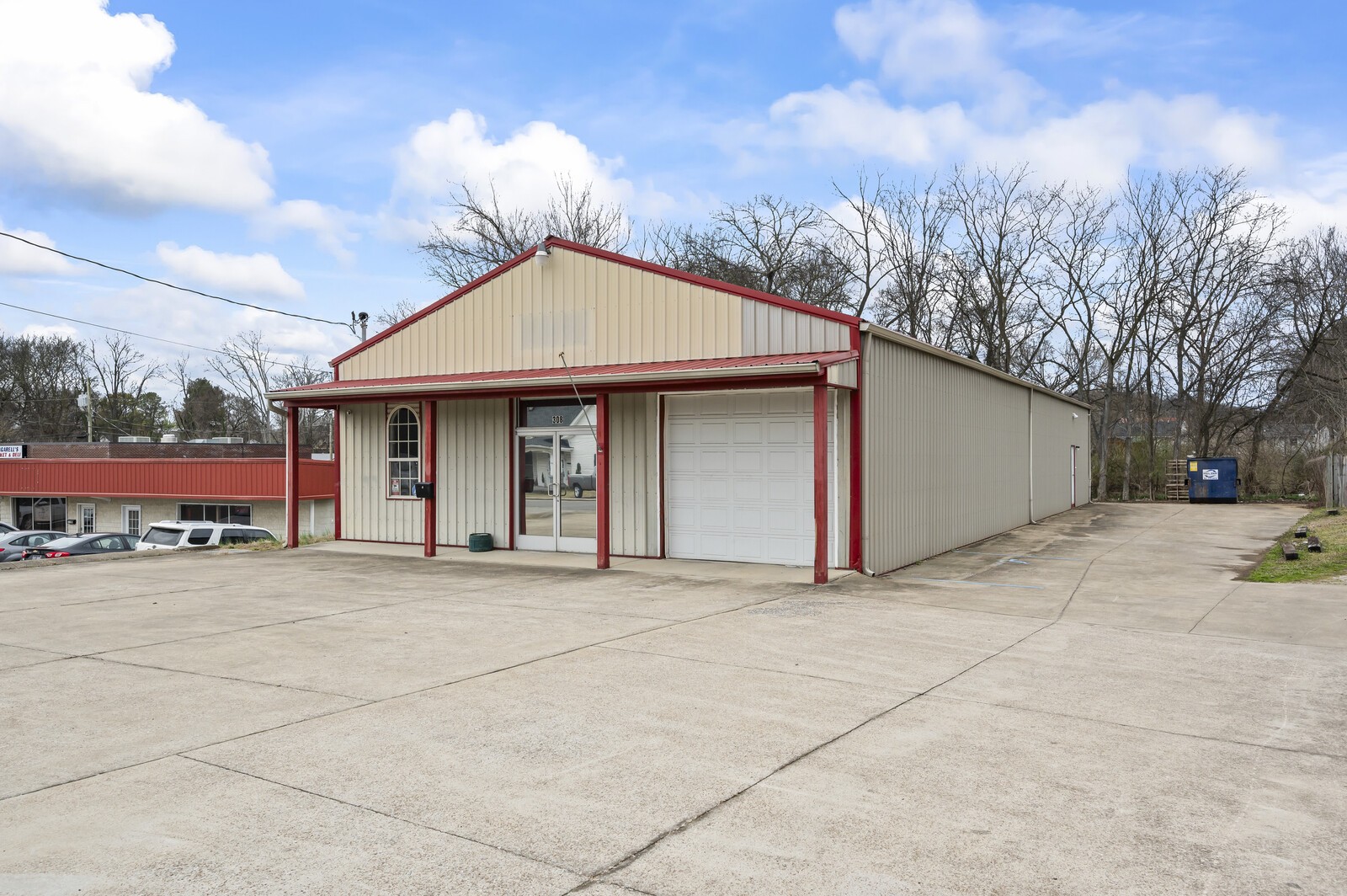 308 S Main St Property Photo