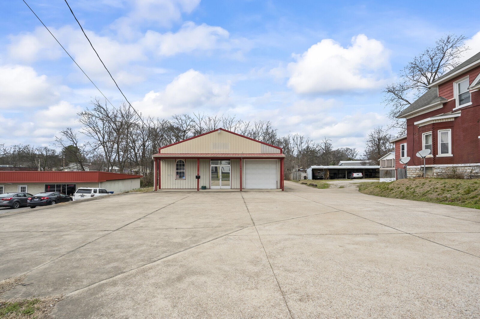 308 S Main St Property Photo 2