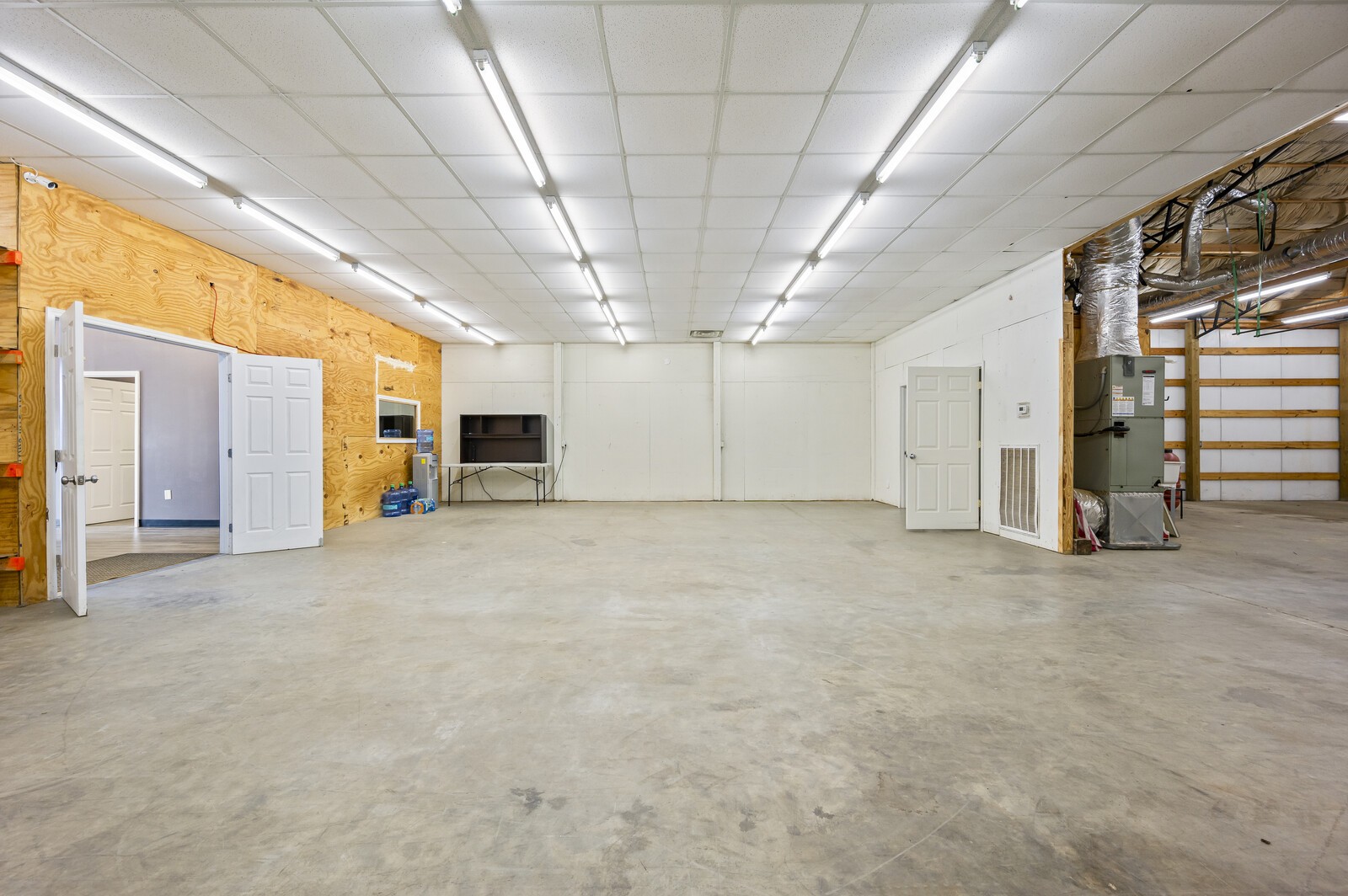 308 S Main St Property Photo 9