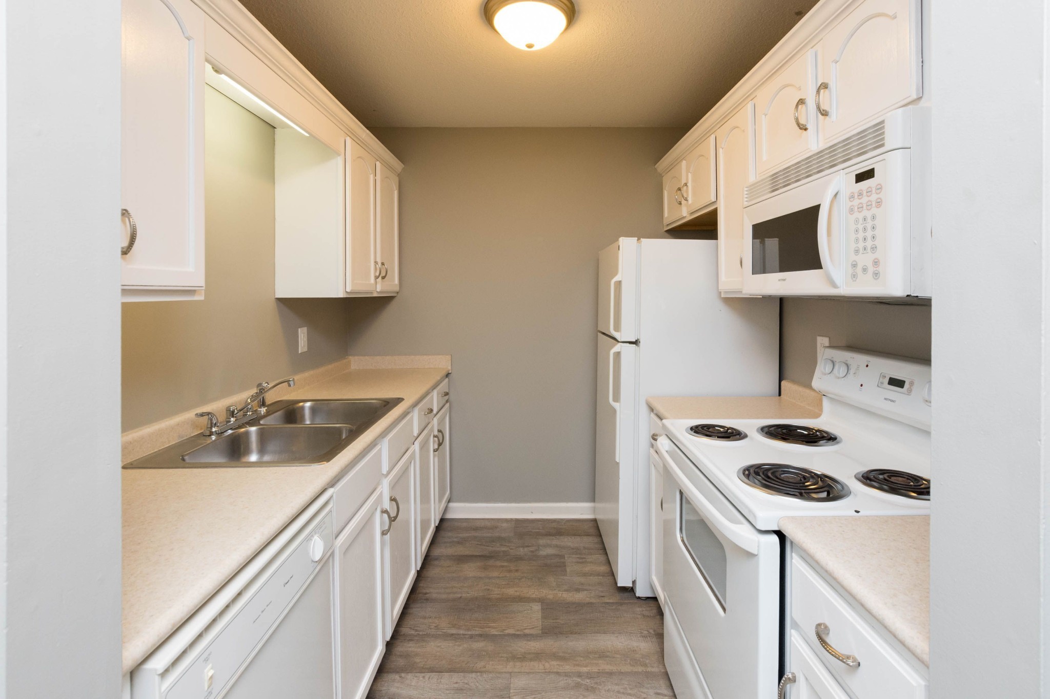 3301 Royster Ln Property Photo 6