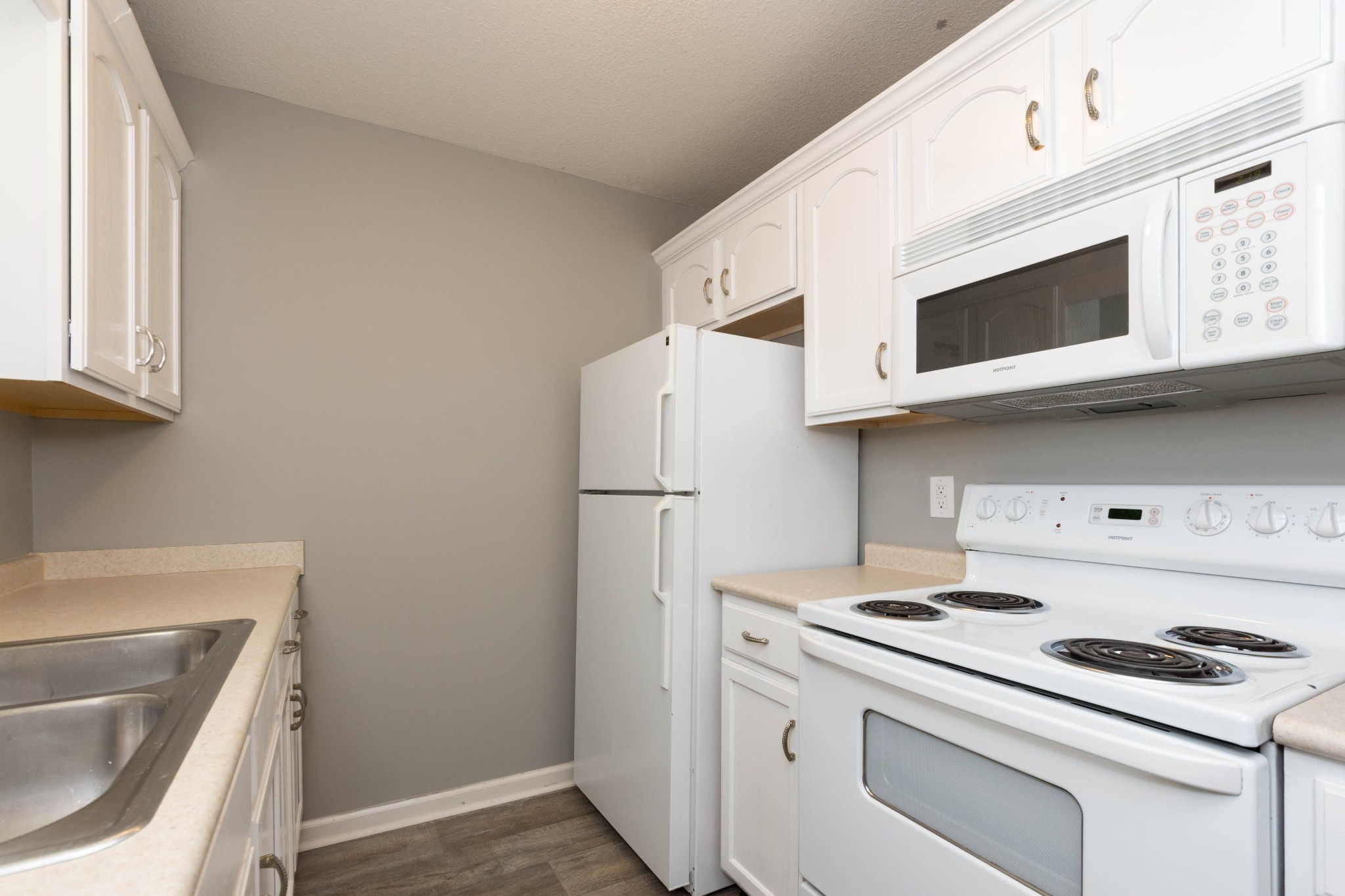 3301 Royster Ln Property Photo 8