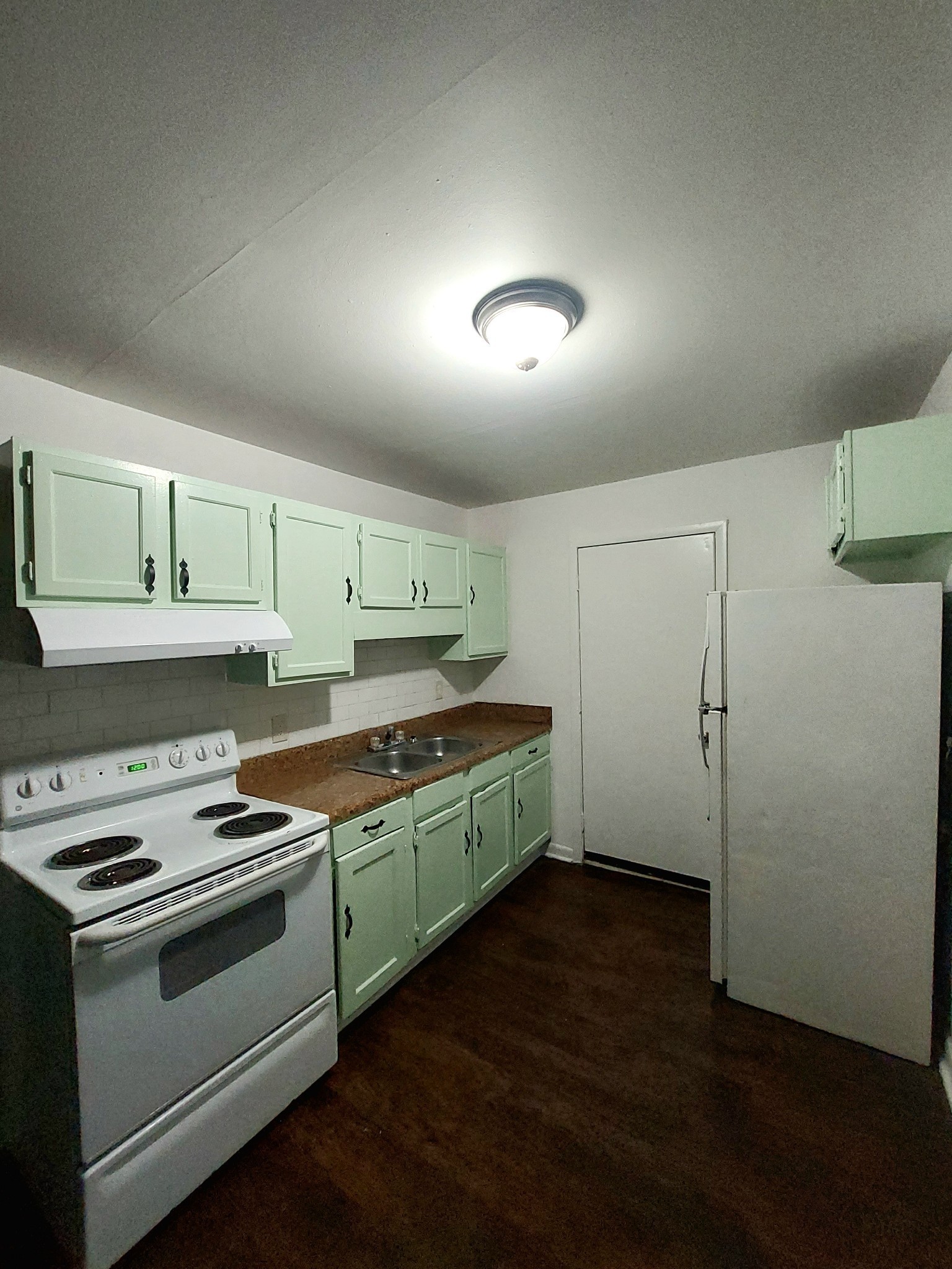 179 Welworth St Property Photo 6