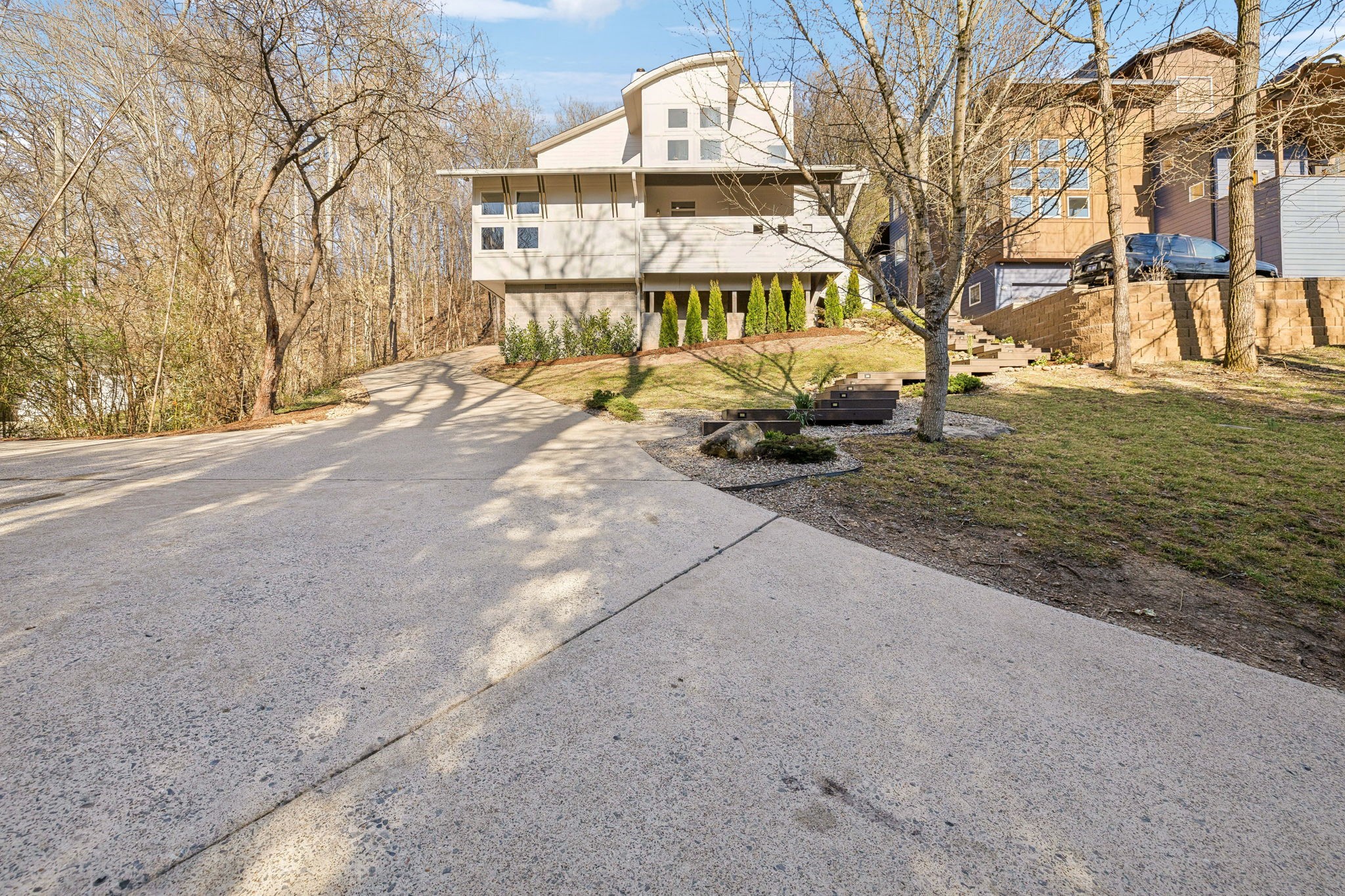 214 Hicks Rd Property Photo 3