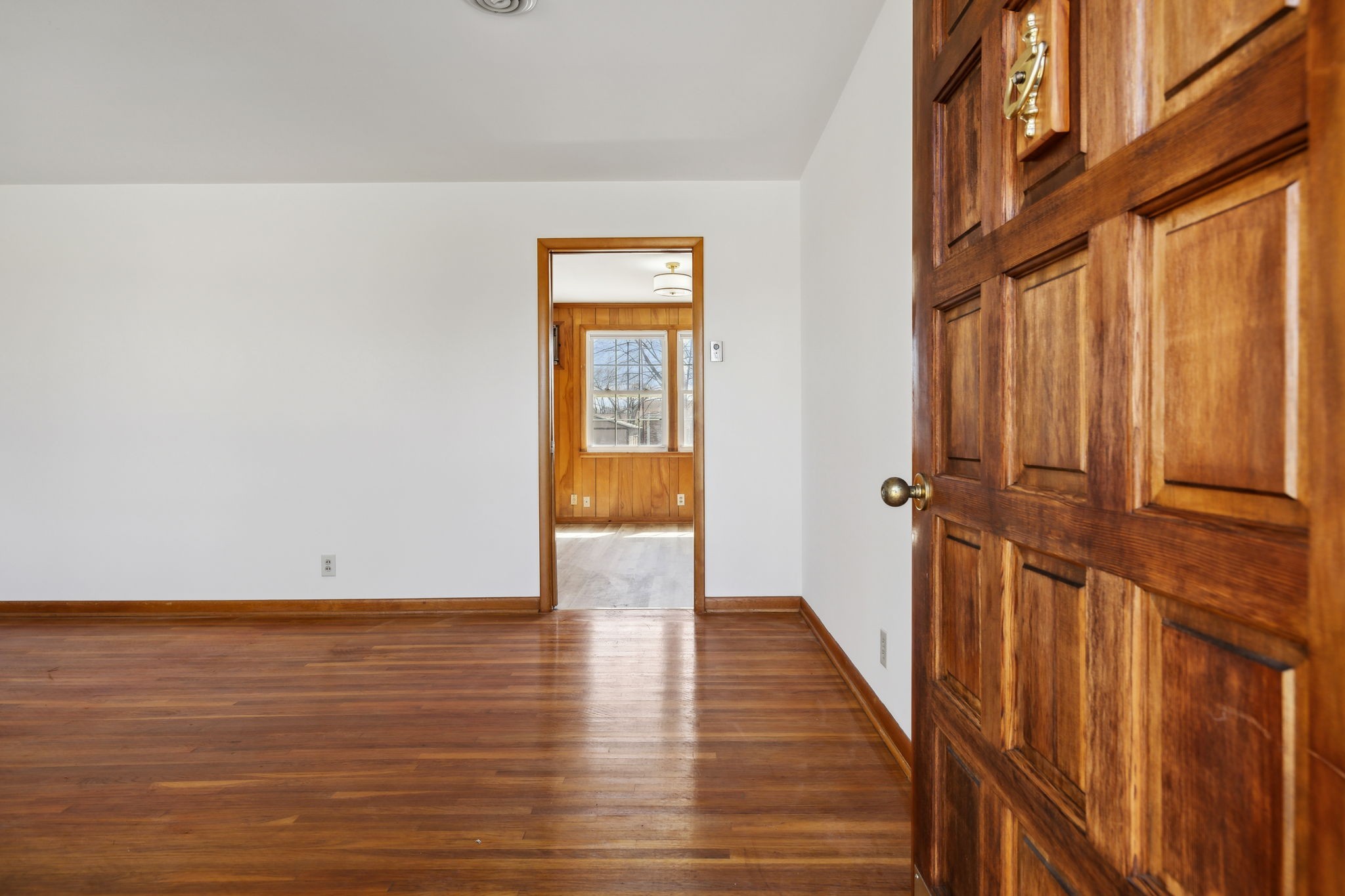 8306 Gordon Ln Property Photo 4