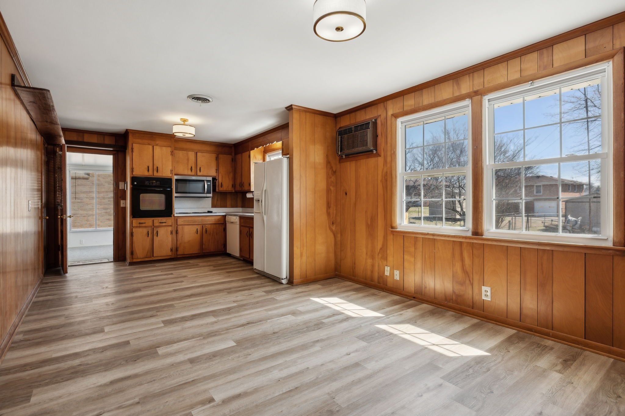 8306 Gordon Ln Property Photo 8