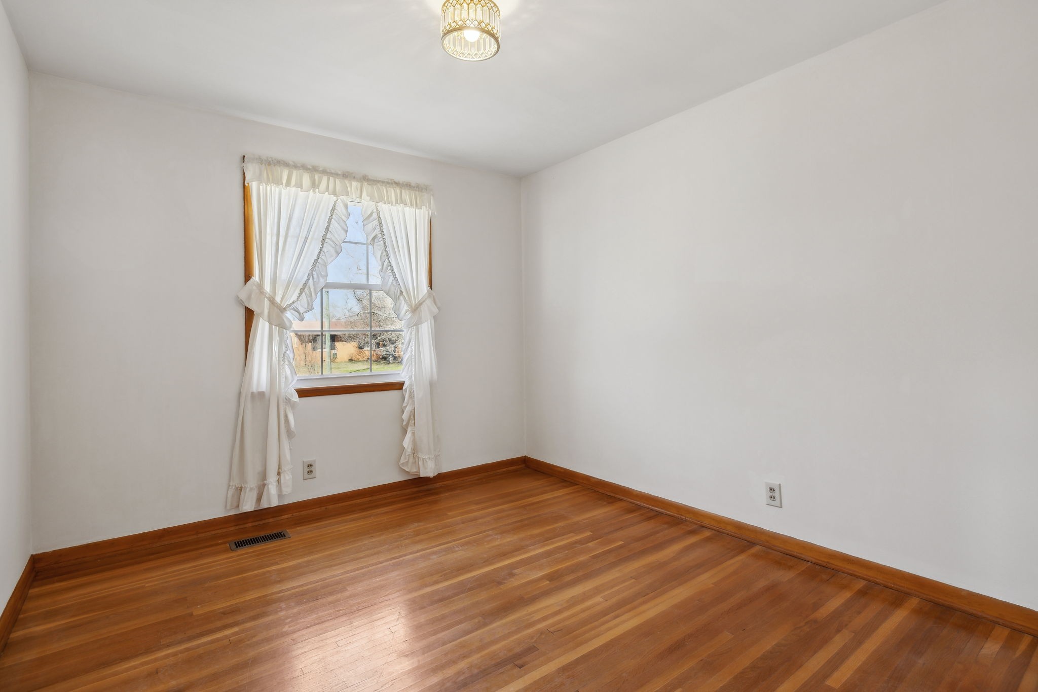 8306 Gordon Ln Property Photo 15