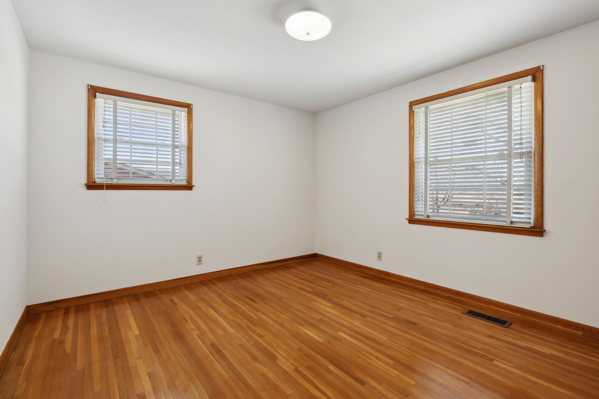 8306 Gordon Ln Property Photo 20
