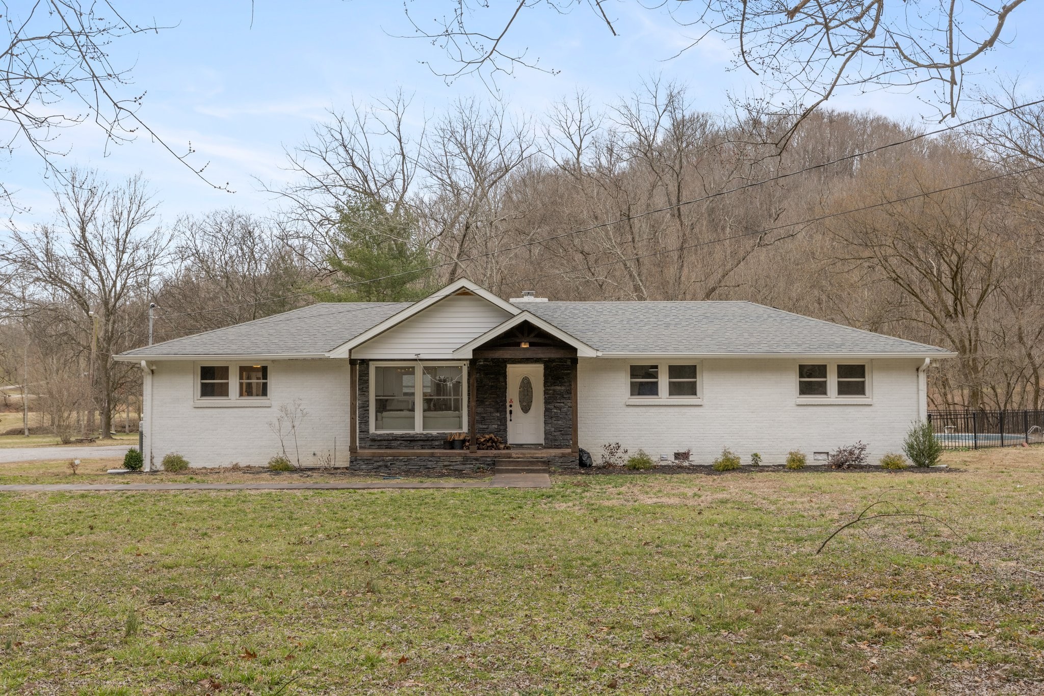 2376 Baker Rd Property Photo 2