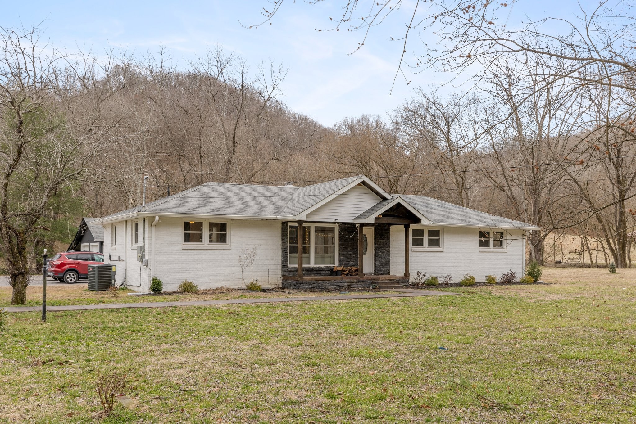 2376 Baker Rd Property Photo 4