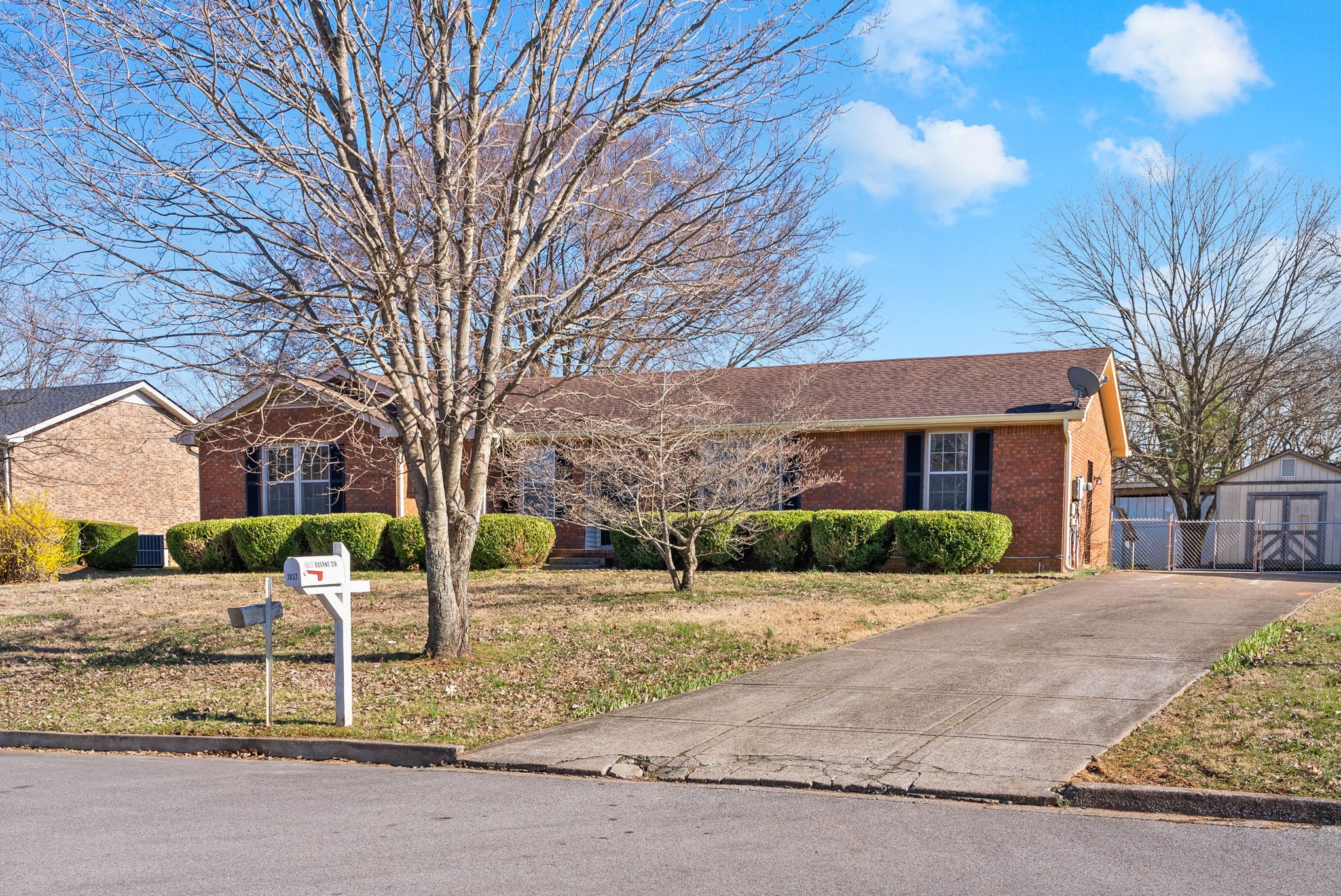 1837 Bourne Cir Property Photo 3