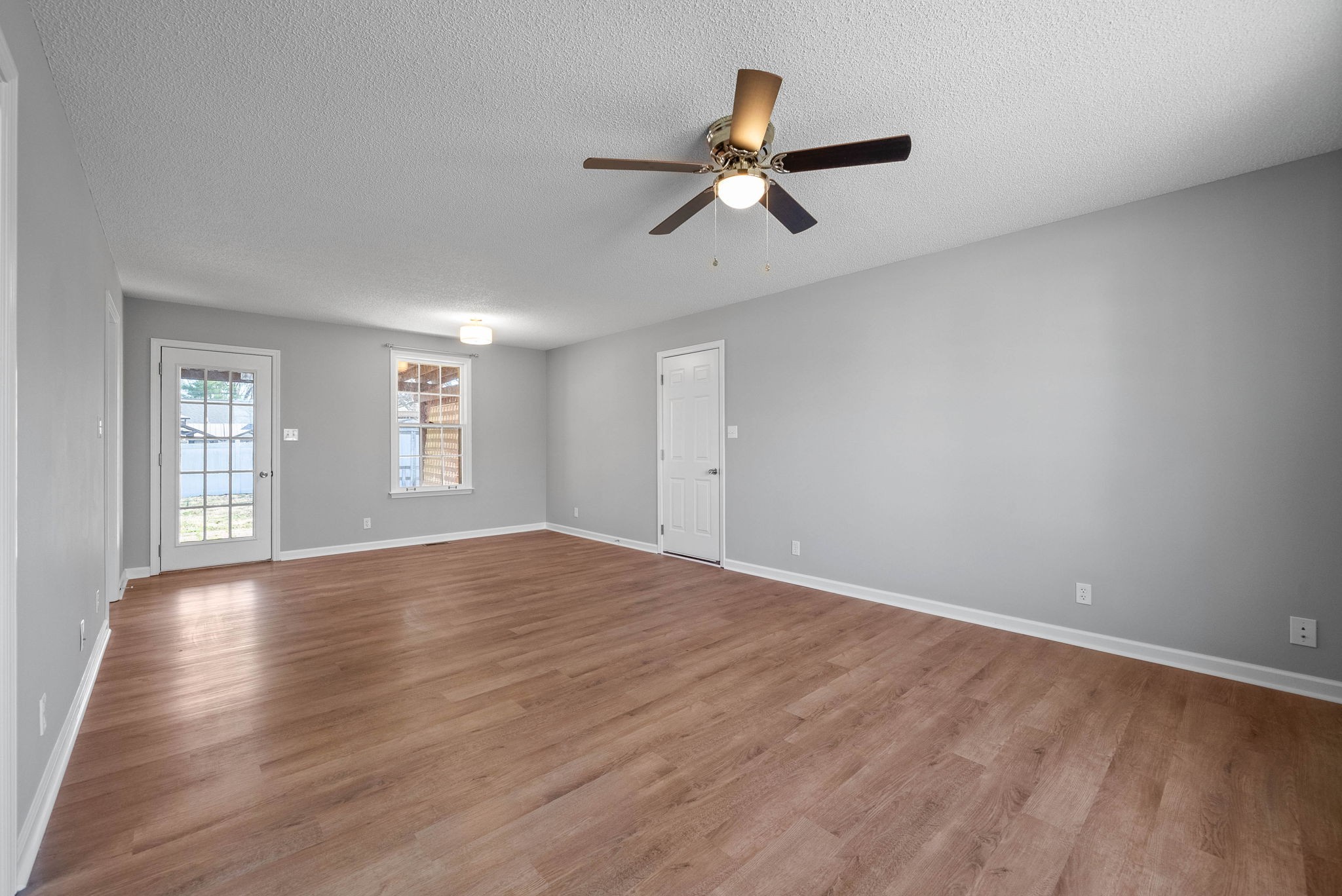 1837 Bourne Cir Property Photo 6