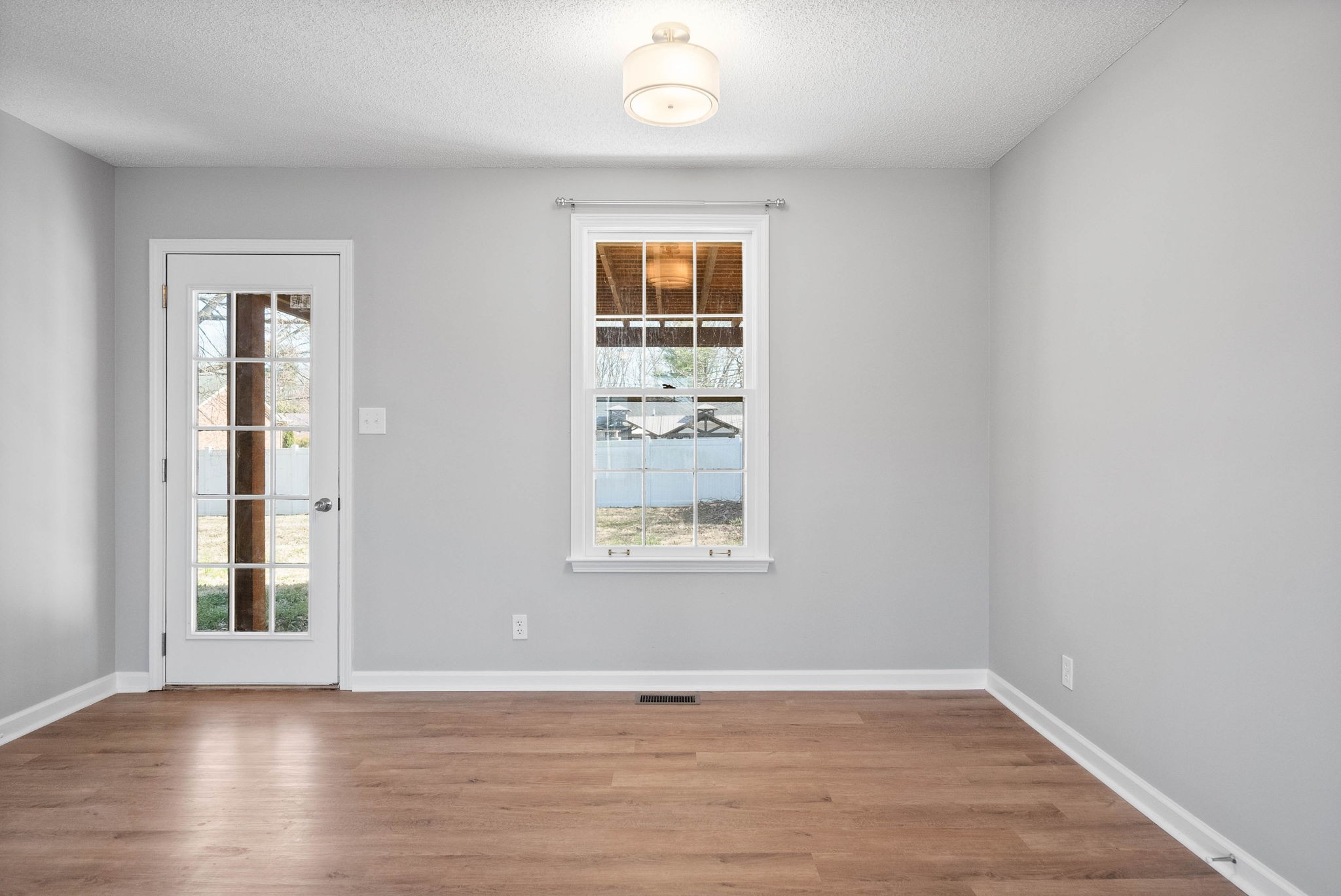 1837 Bourne Cir Property Photo 10