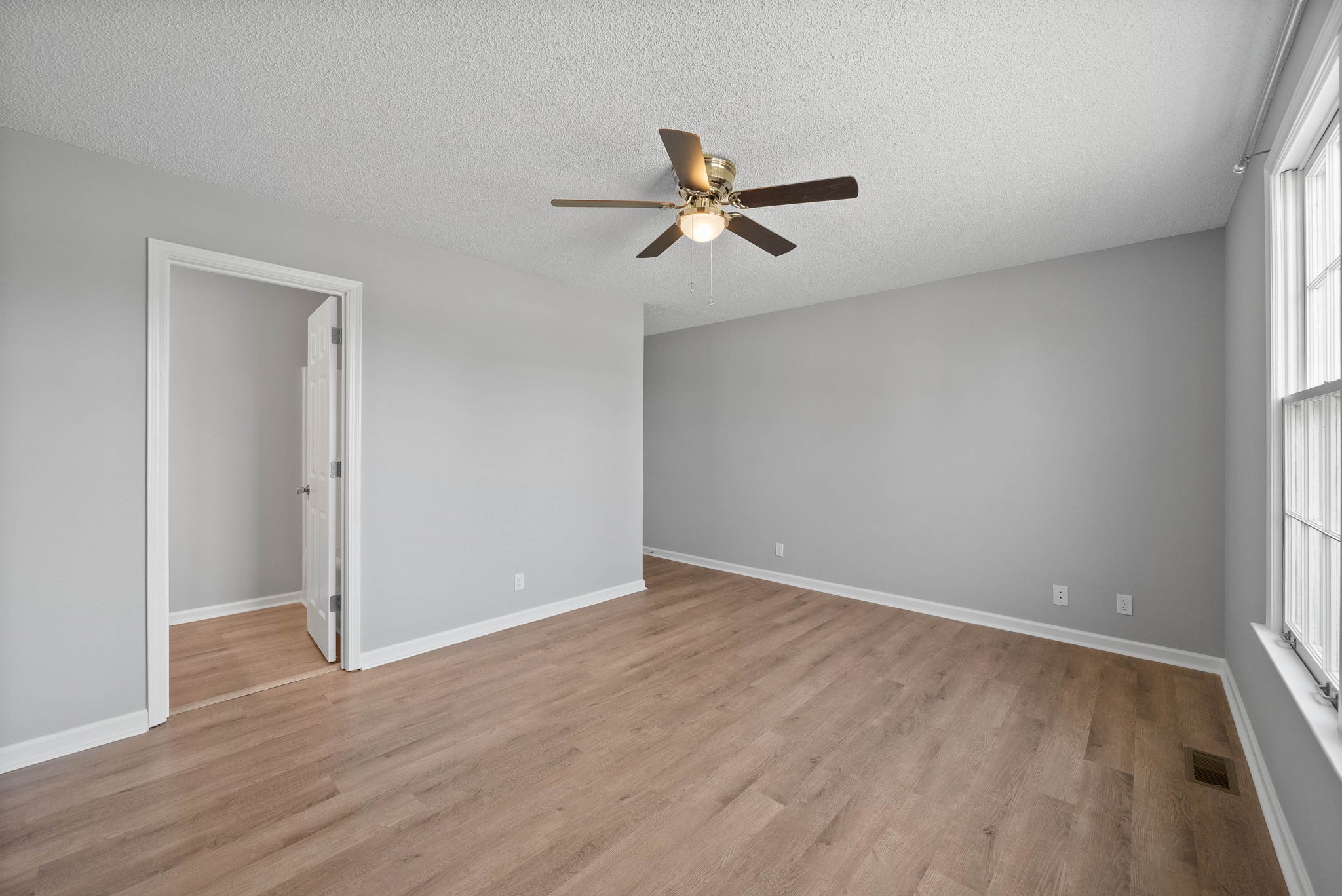 1837 Bourne Cir Property Photo 15