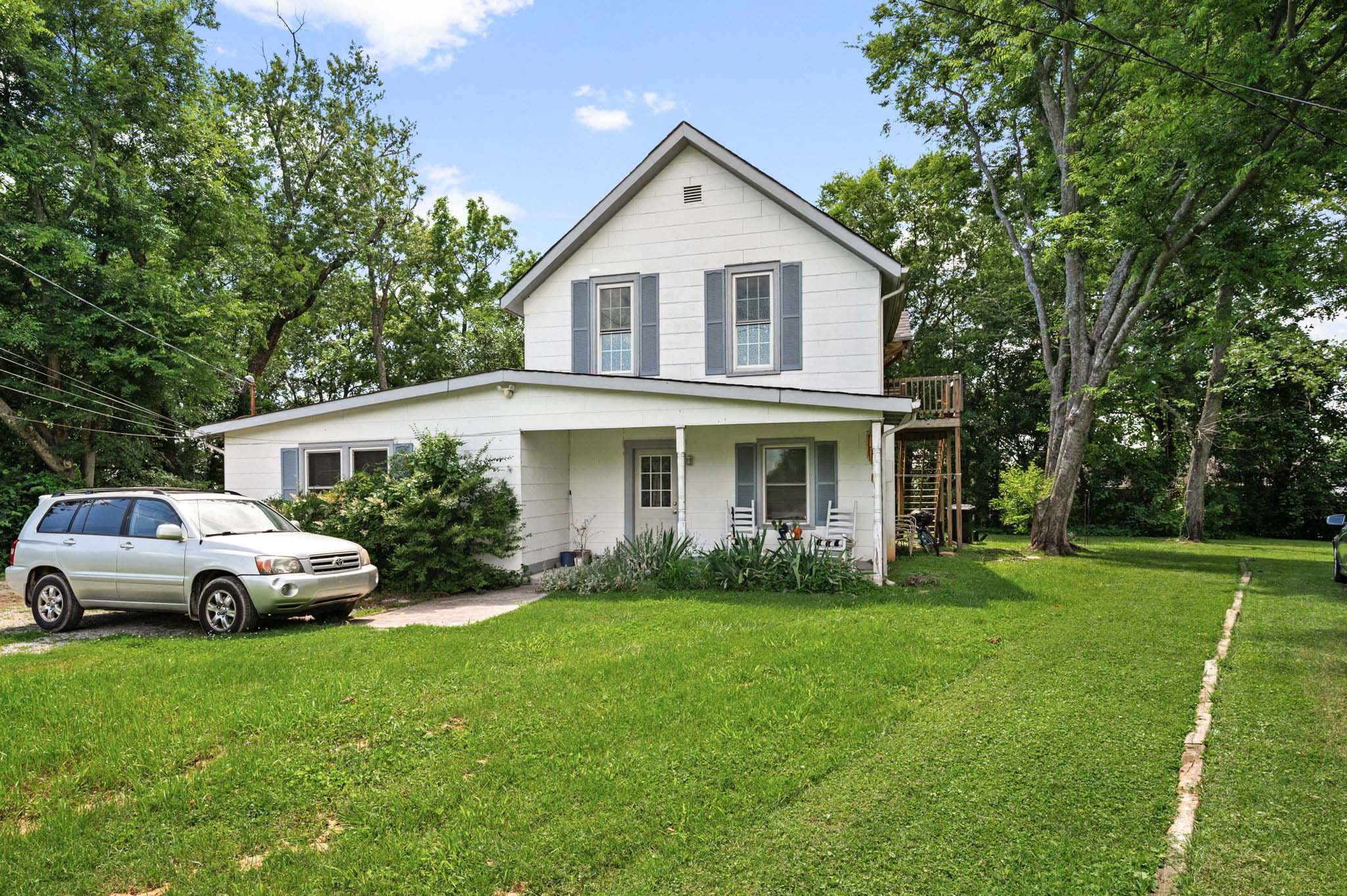 1022 Neilson Ct Property Photo 3