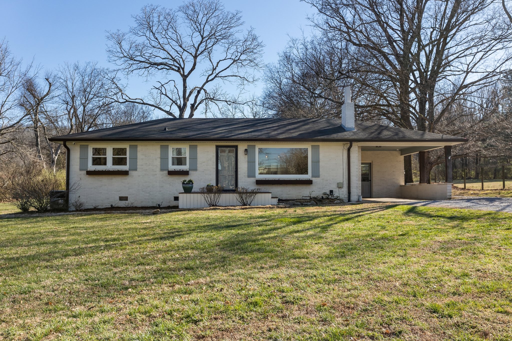2263 Henpeck Ln Property Photo 1