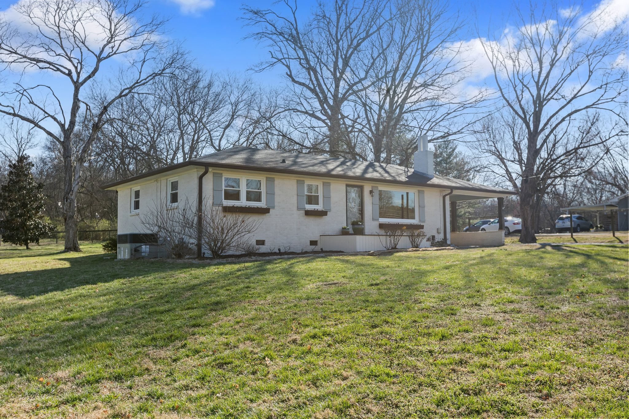 2263 Henpeck Ln Property Photo 3