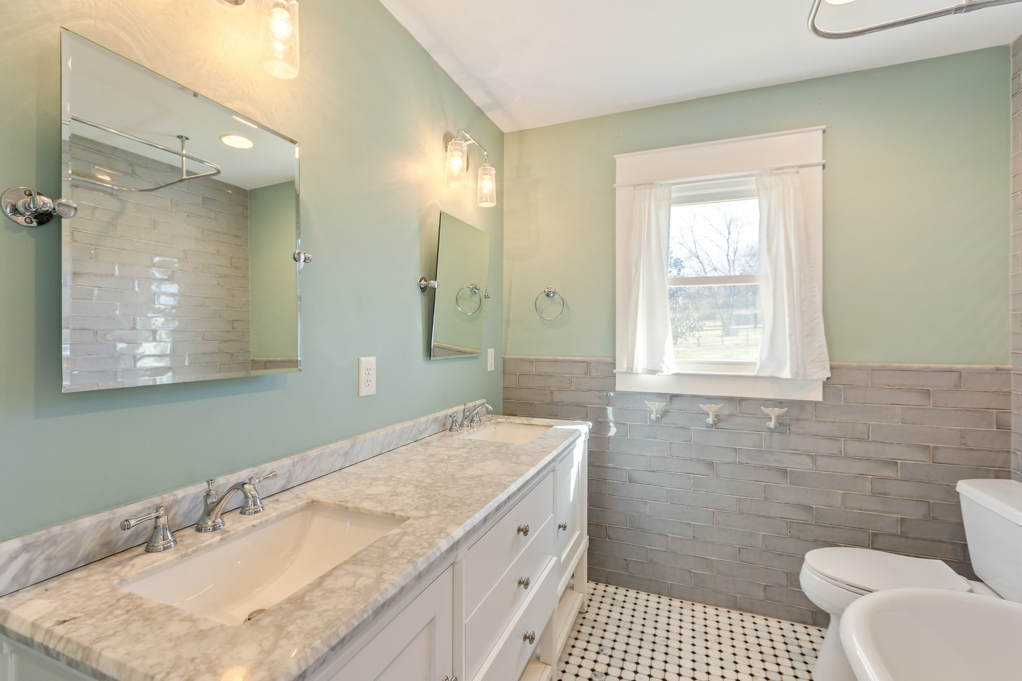 2263 Henpeck Ln Property Photo 24