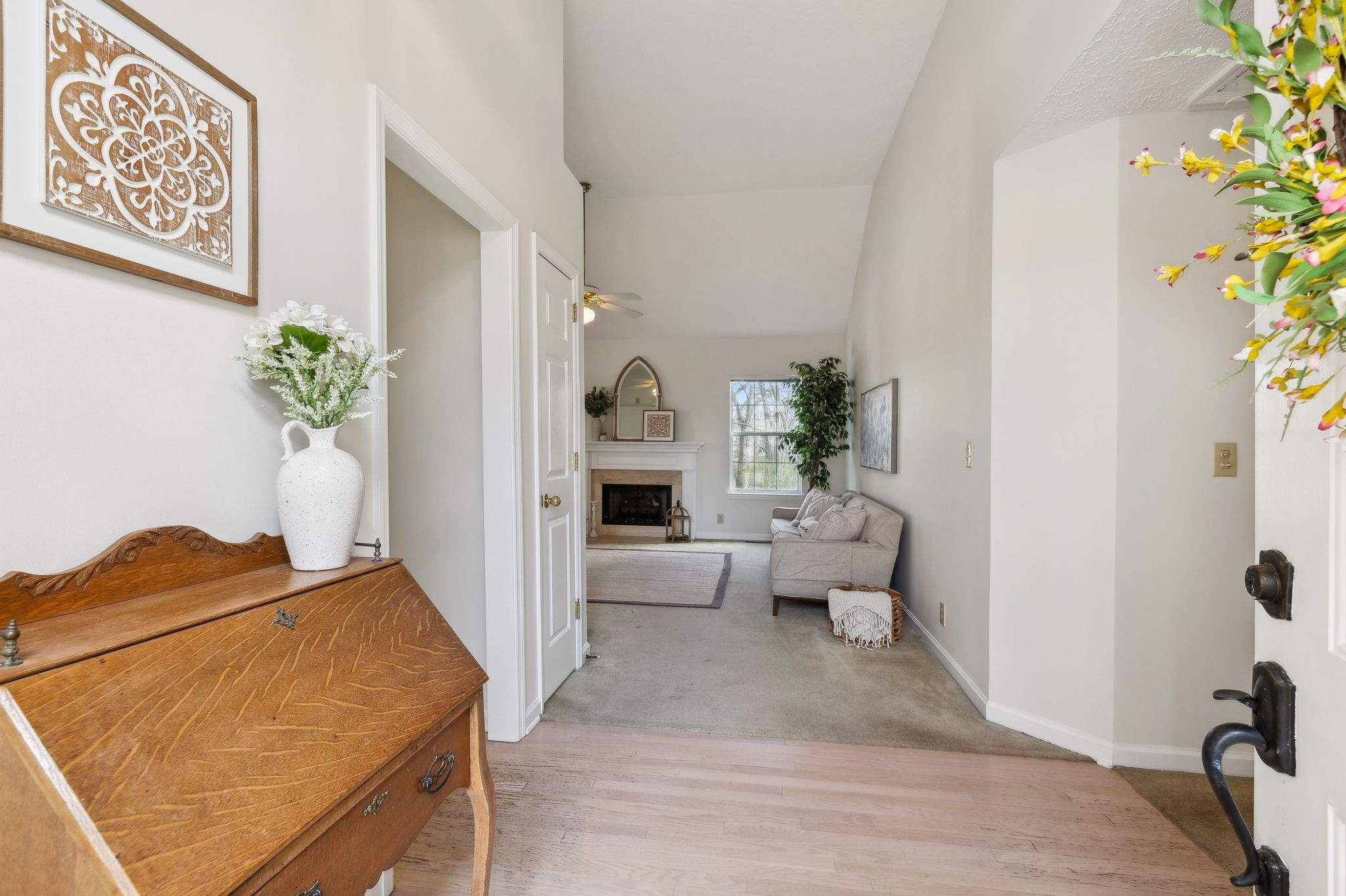 402 Essex Park Cir Property Photo 4