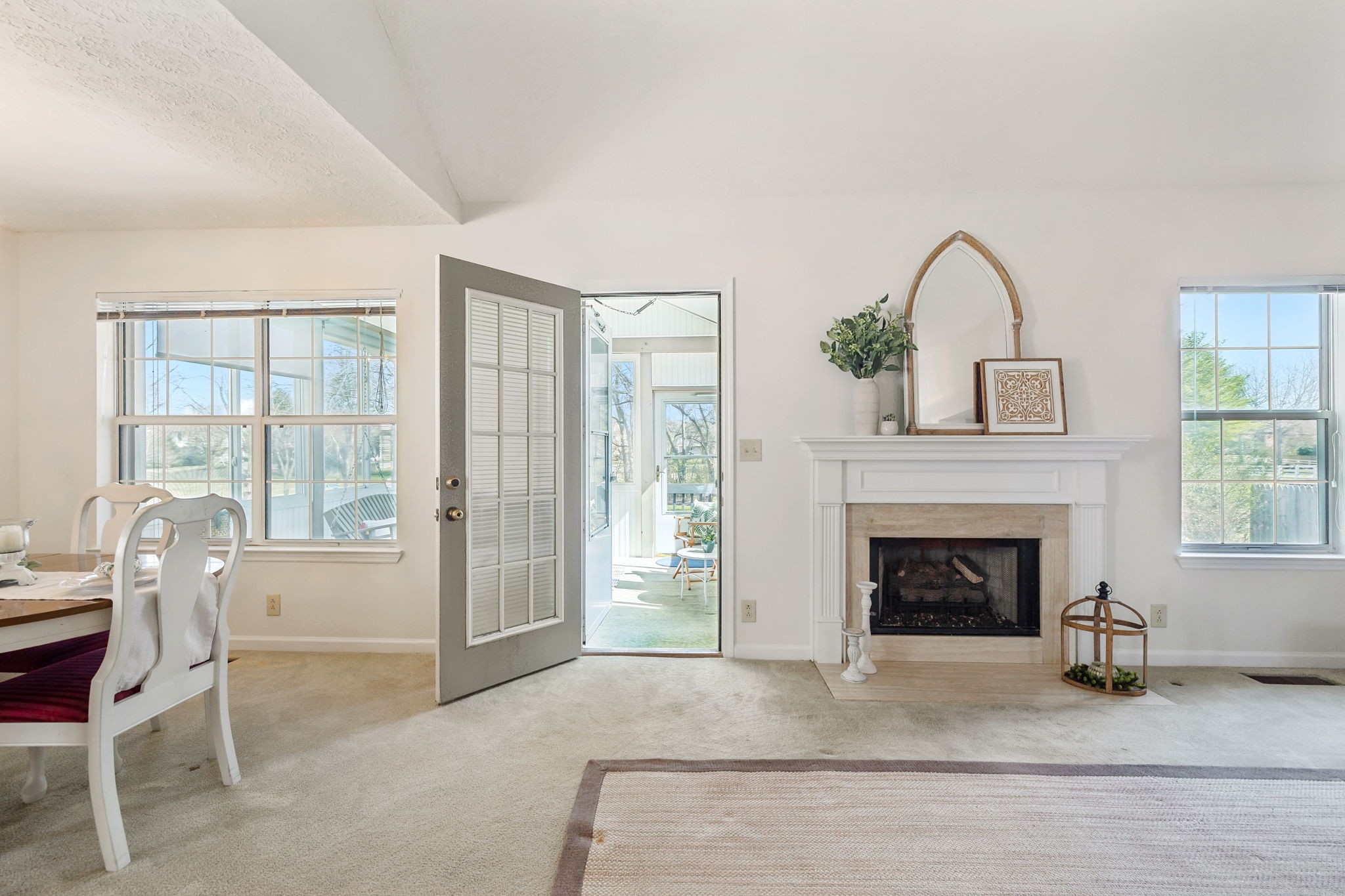 402 Essex Park Cir Property Photo 6