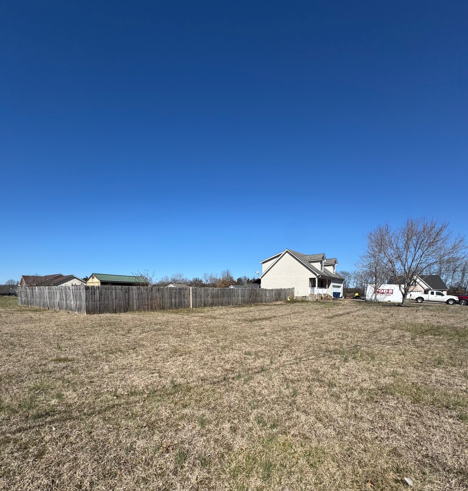 205 Fescue Pl Property Photo 2