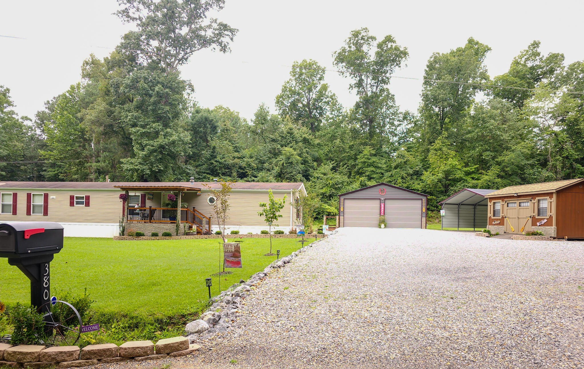 380 Upchurch Dr Property Photo
