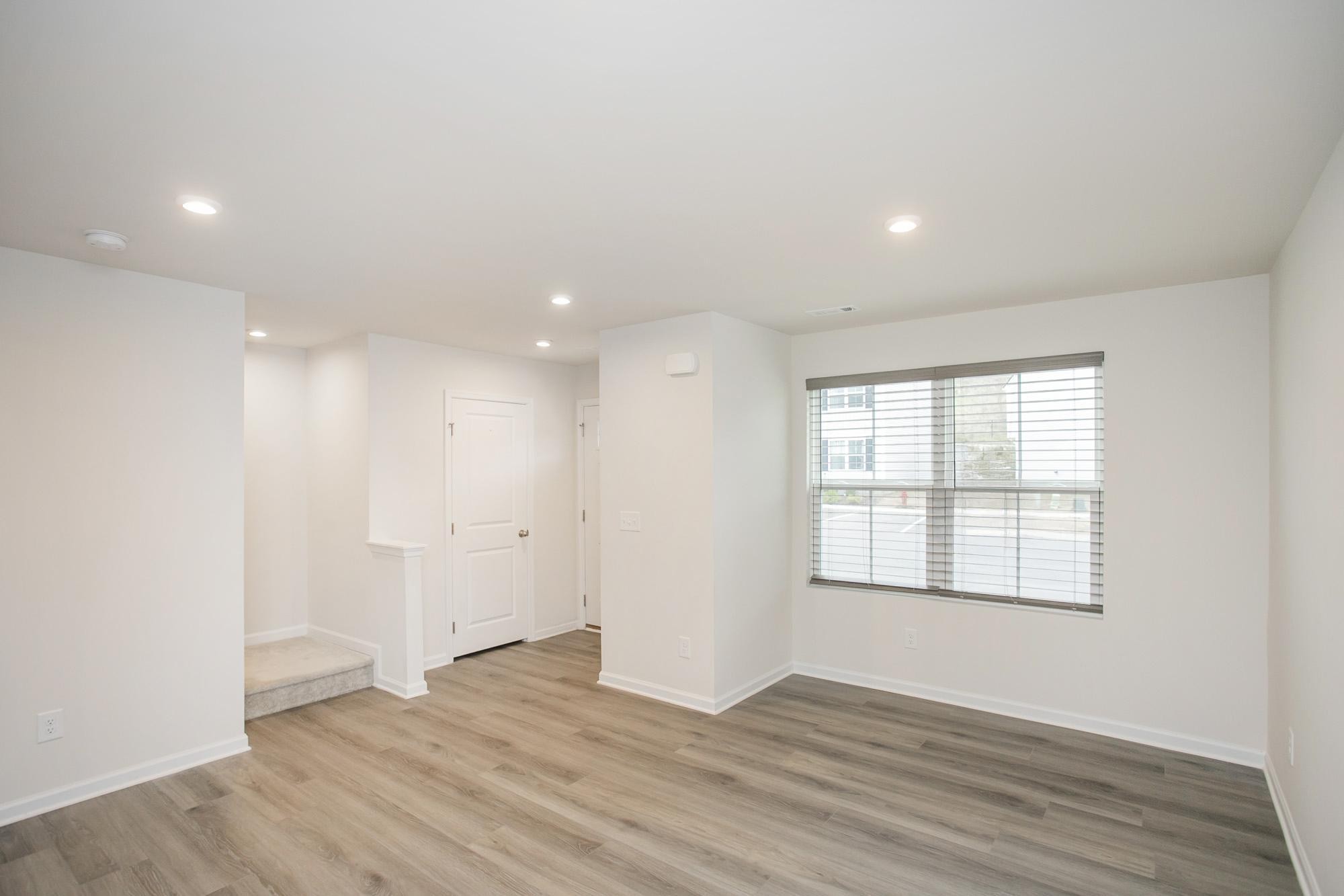 1626 Mountain Ash Ln Property Photo 9