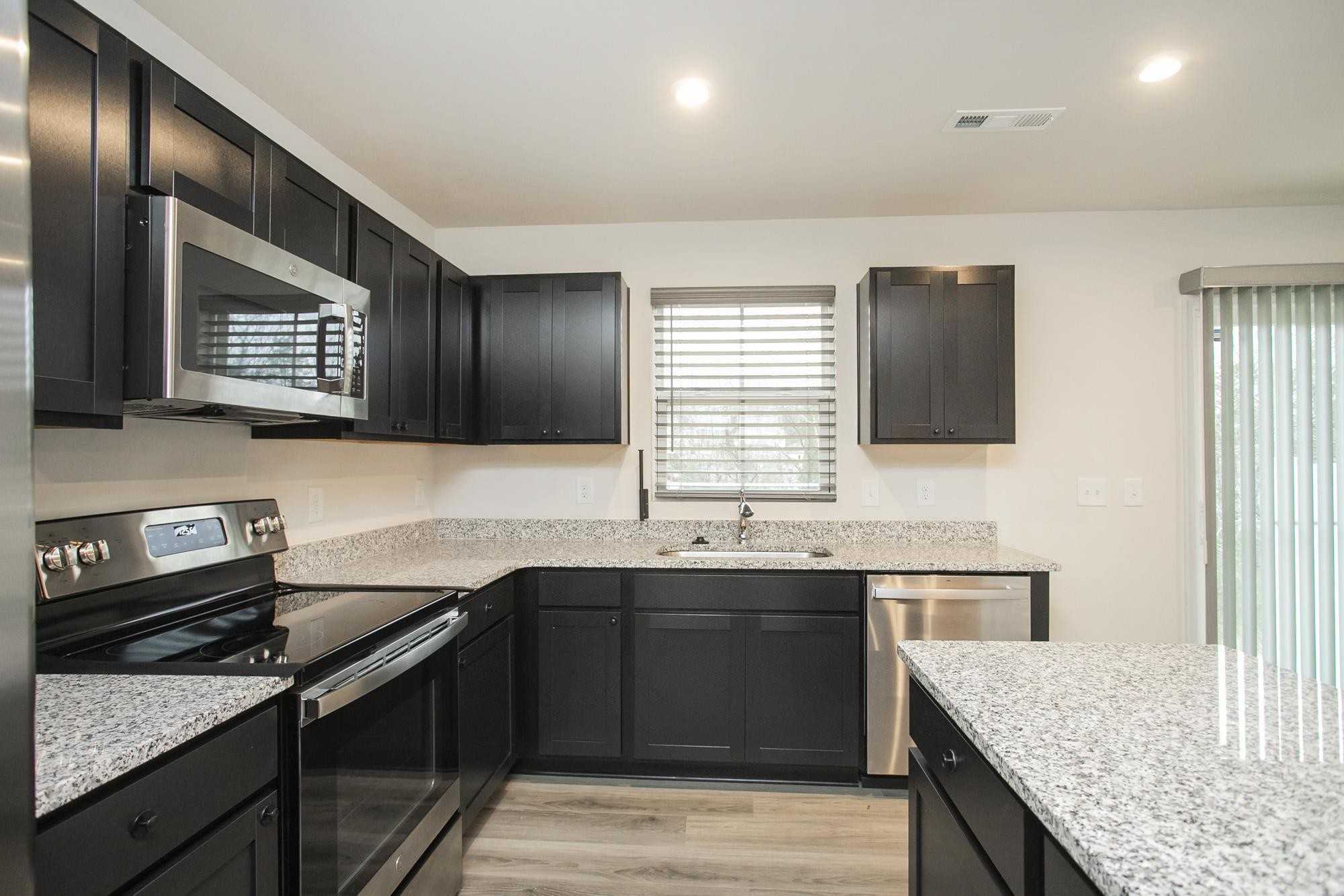 1626 Mountain Ash Ln Property Photo 12