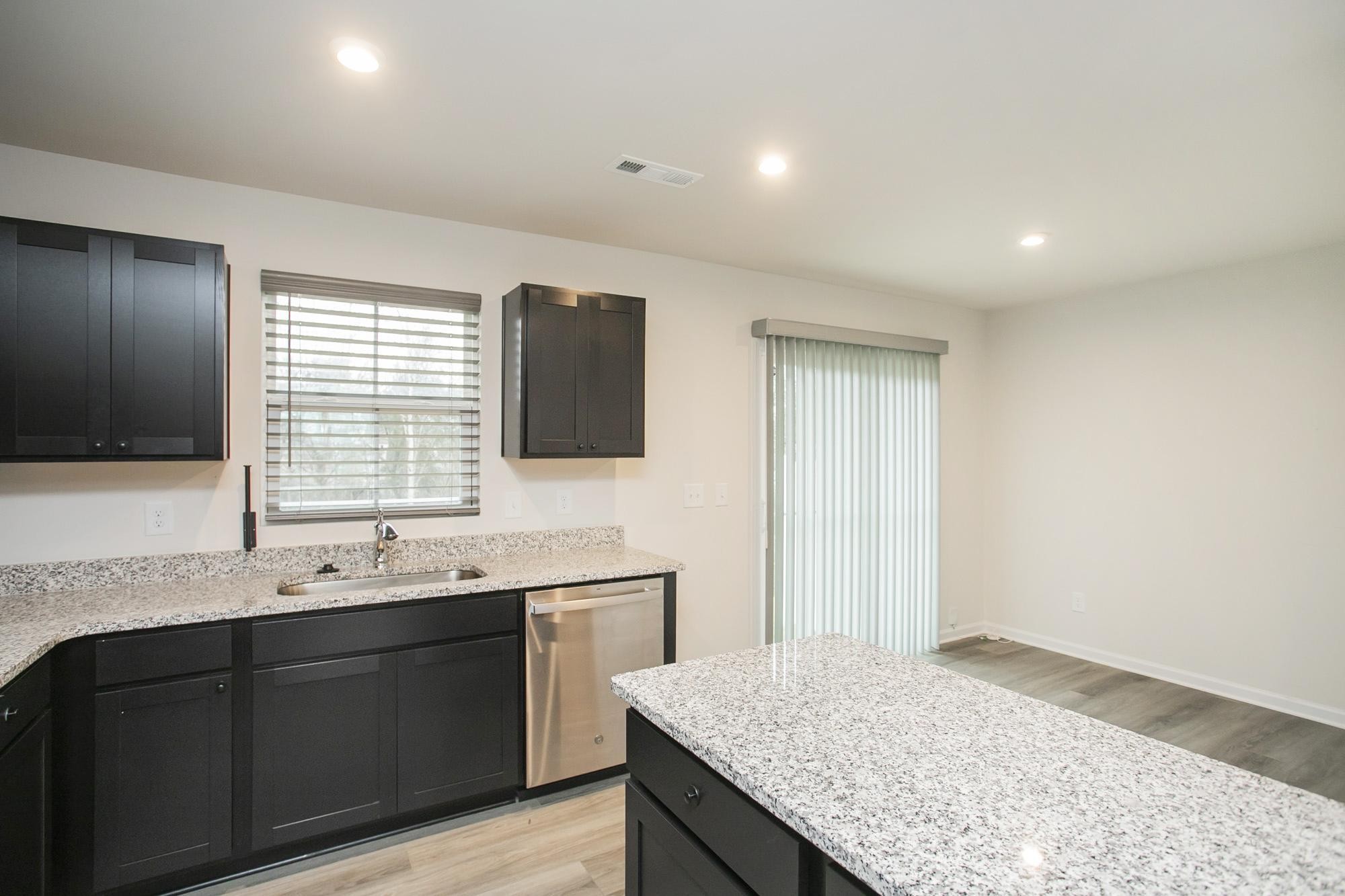 1626 Mountain Ash Ln Property Photo 13