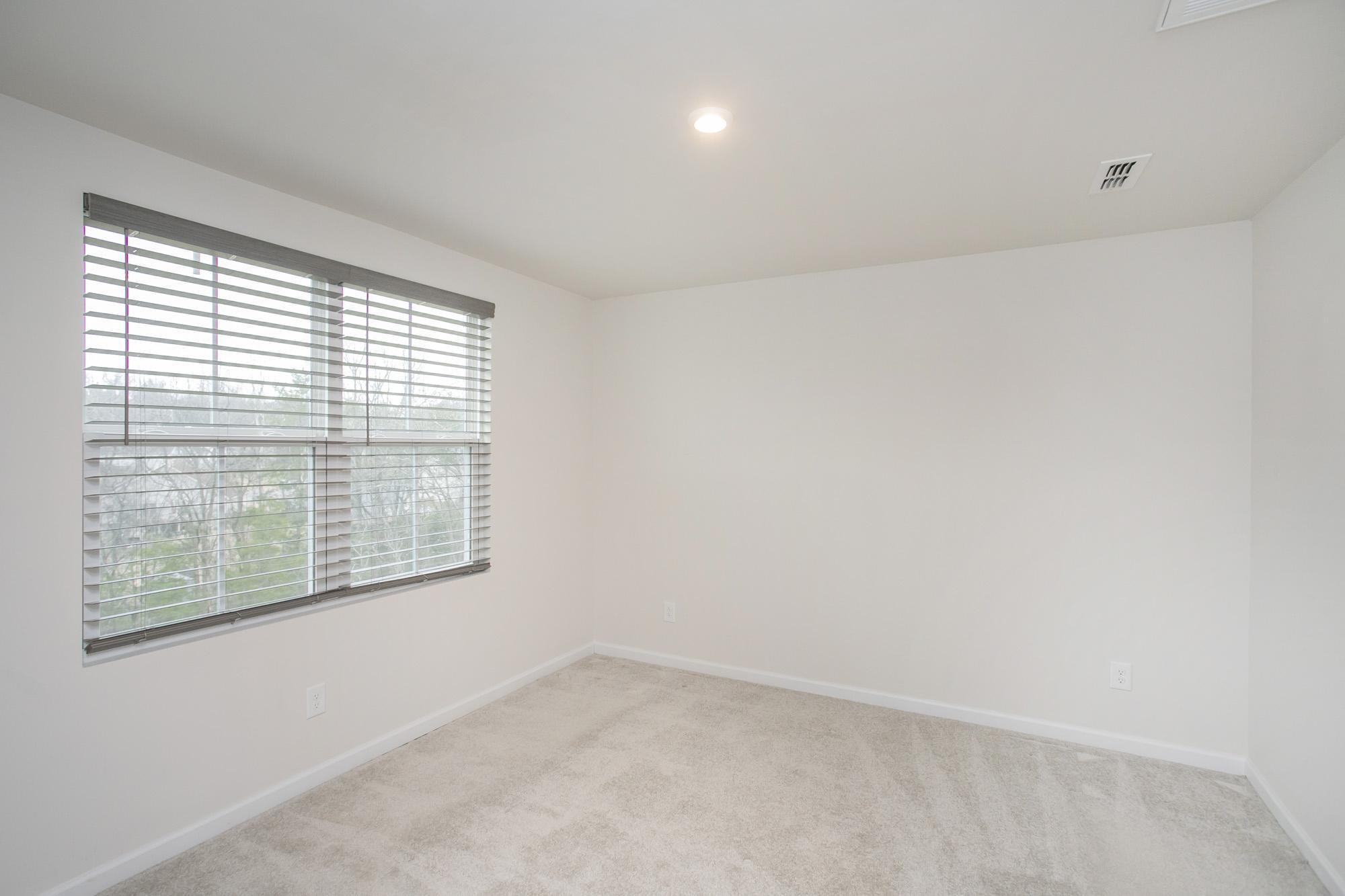 1626 Mountain Ash Ln Property Photo 32