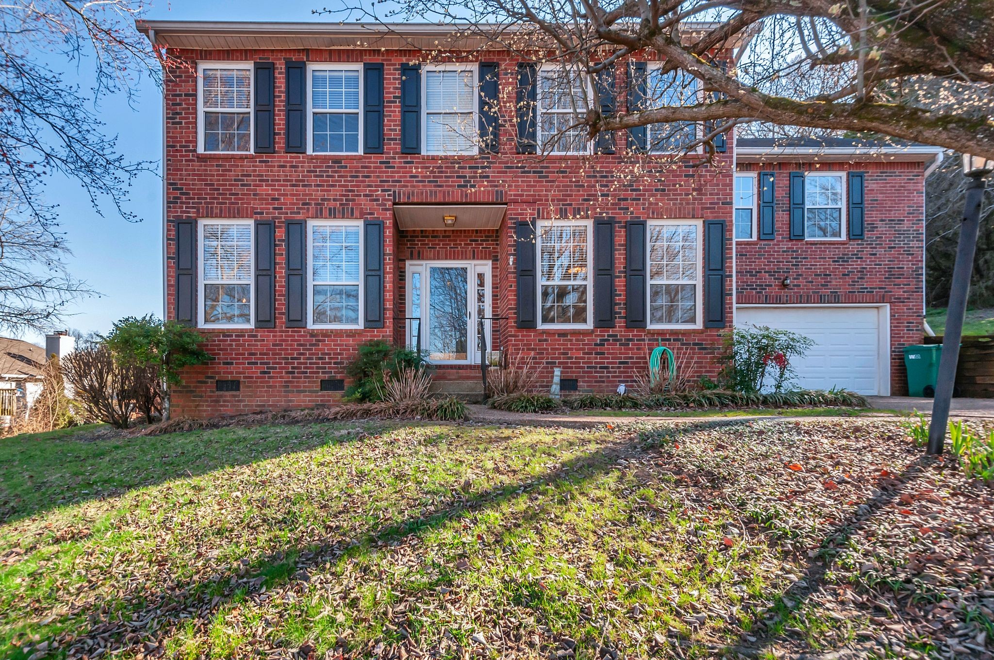 605 Glenridge Close Property Photo 1