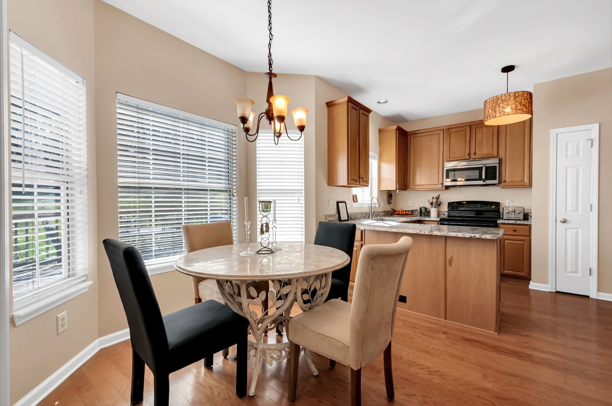 605 Glenridge Close Property Photo 16