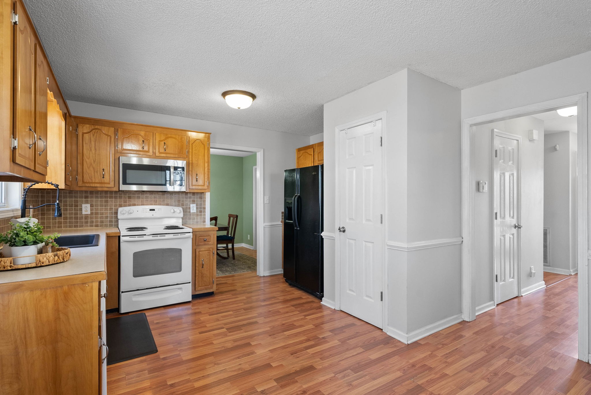 1406 Mickey Court Property Photo 8