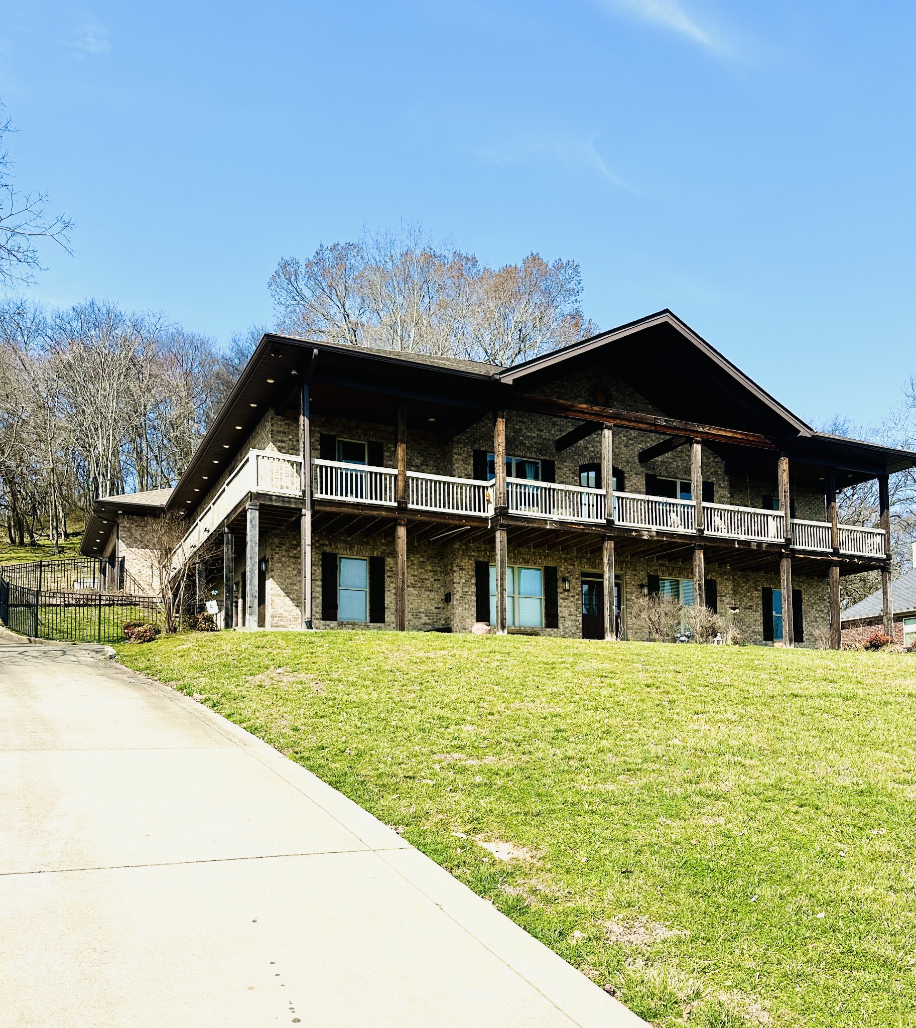 1715 Oak Trail Dr Property Photo 1