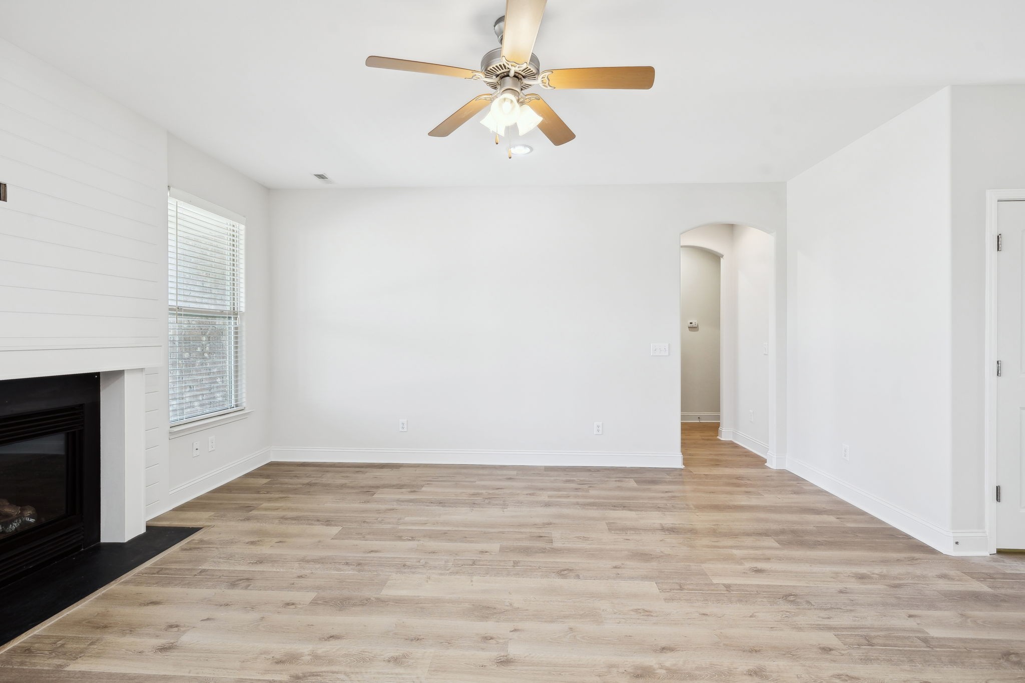 5450 Cloister Dr Property Photo 17