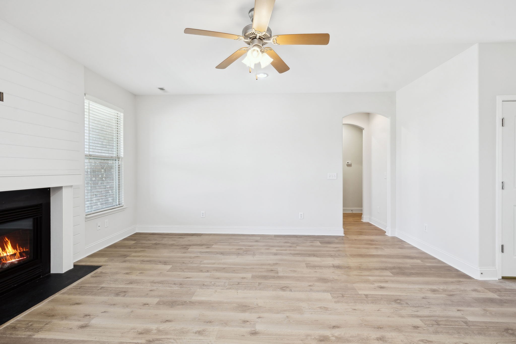 5450 Cloister Dr Property Photo 18