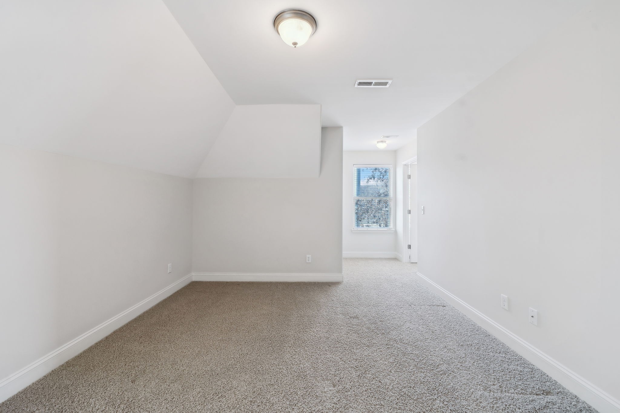 5450 Cloister Dr Property Photo 40