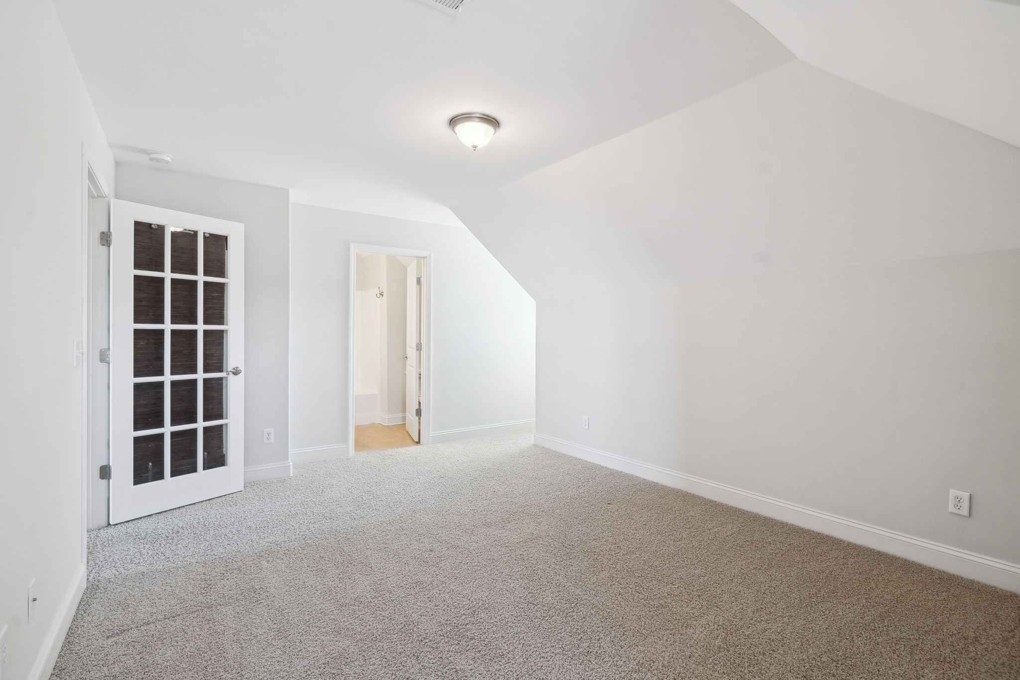 5450 Cloister Dr Property Photo 41