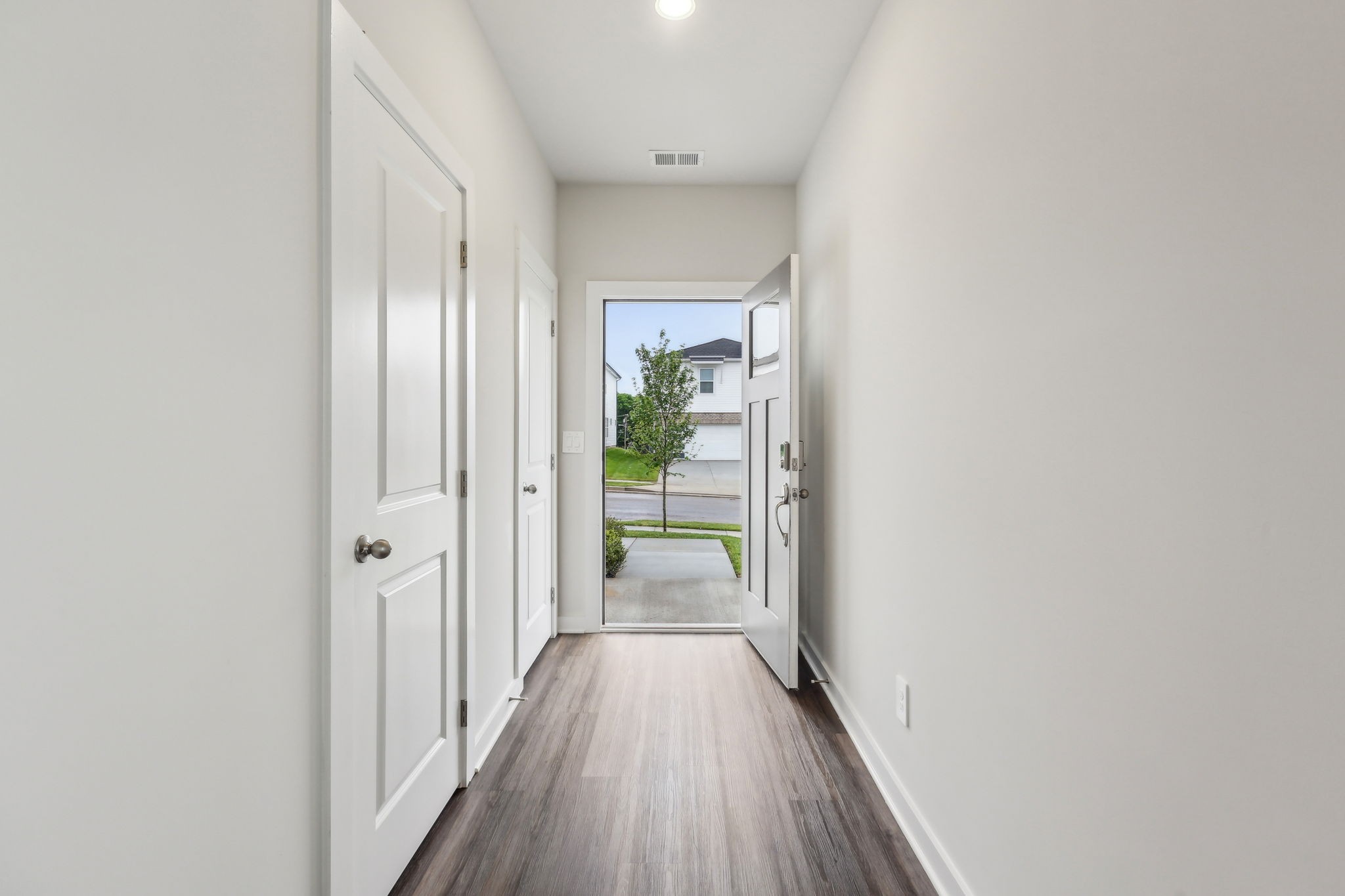 4237 Skyridge Dr Property Photo 6