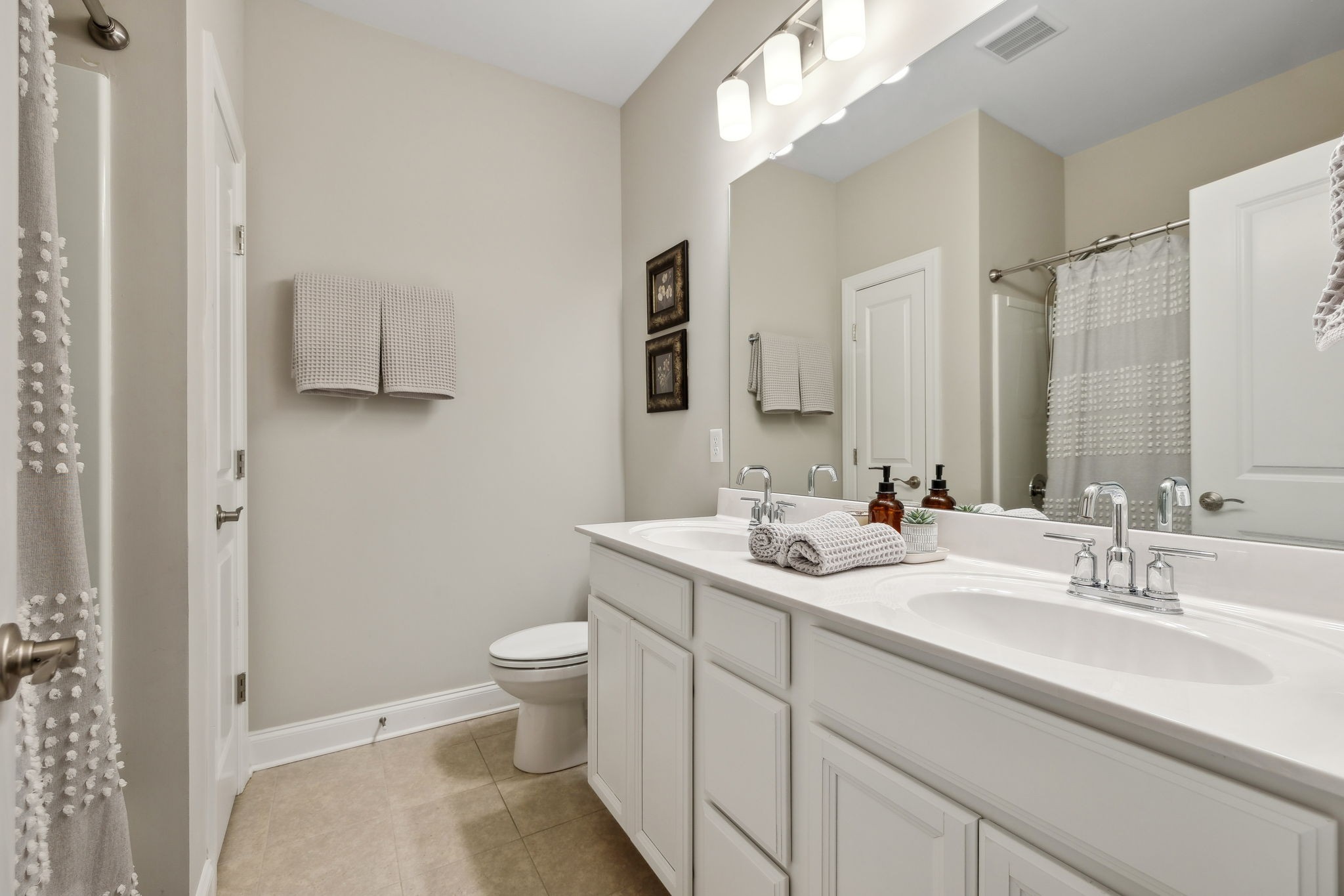 1014 Wadeslea Ln Property Photo 8