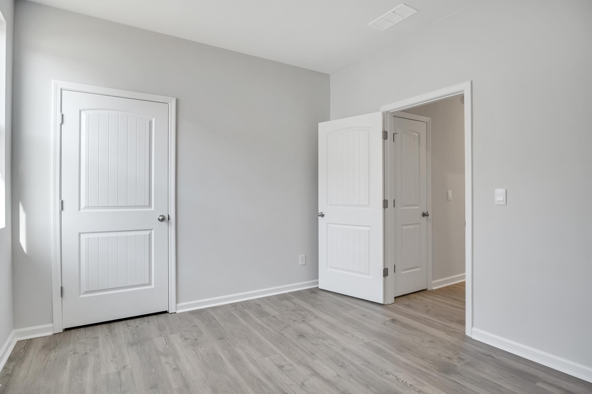 1066 Menge Avenue Property Photo 30