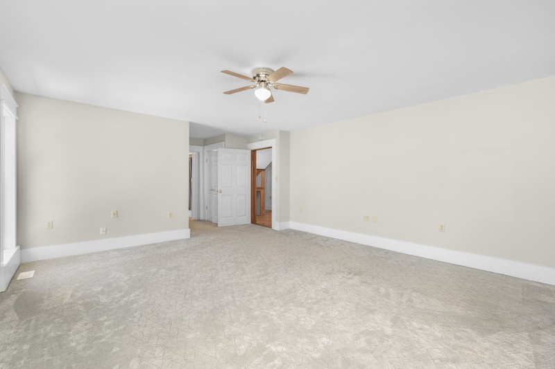 301 Westwood Dr Property Photo 5