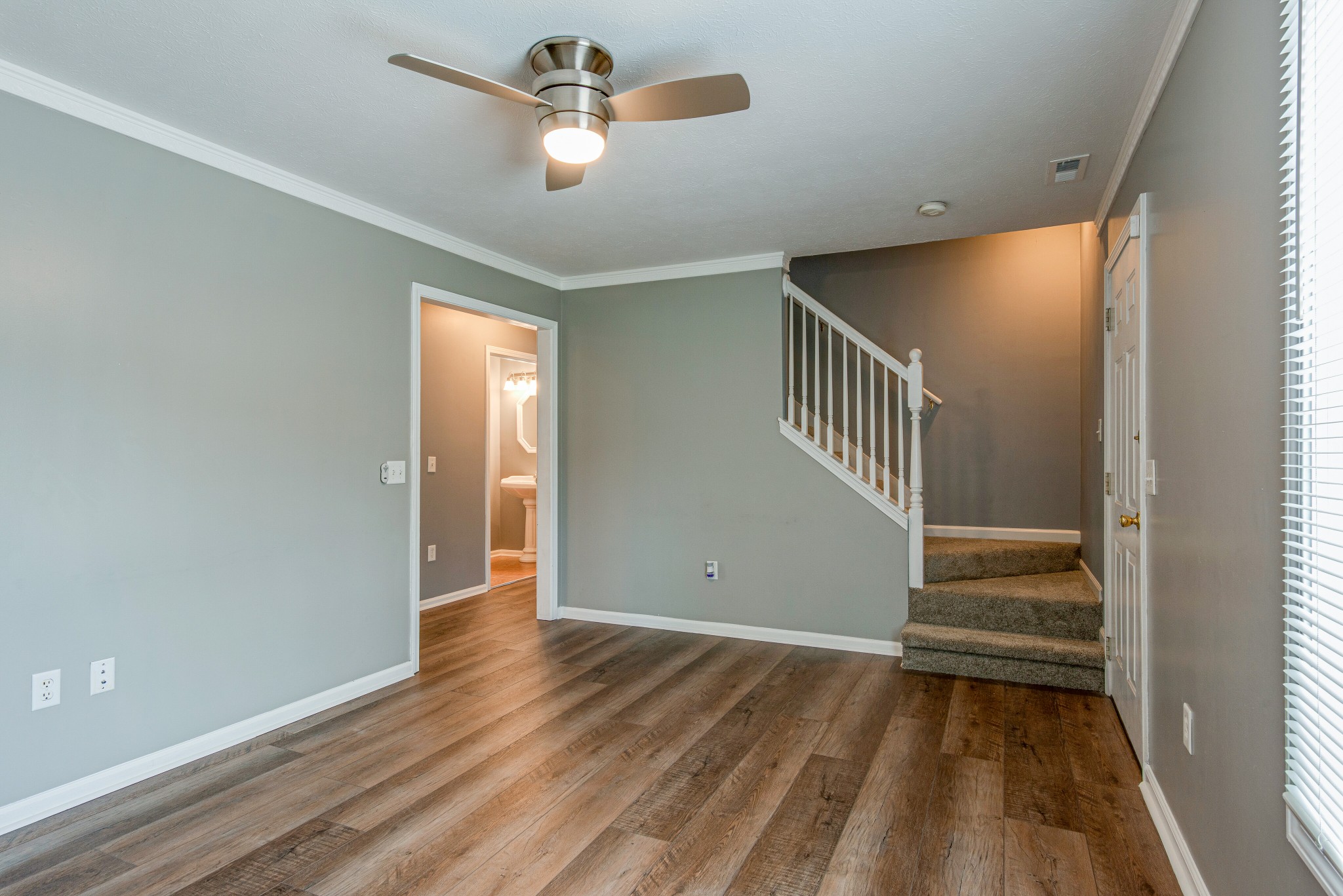 679 Park Street Property Photo 4